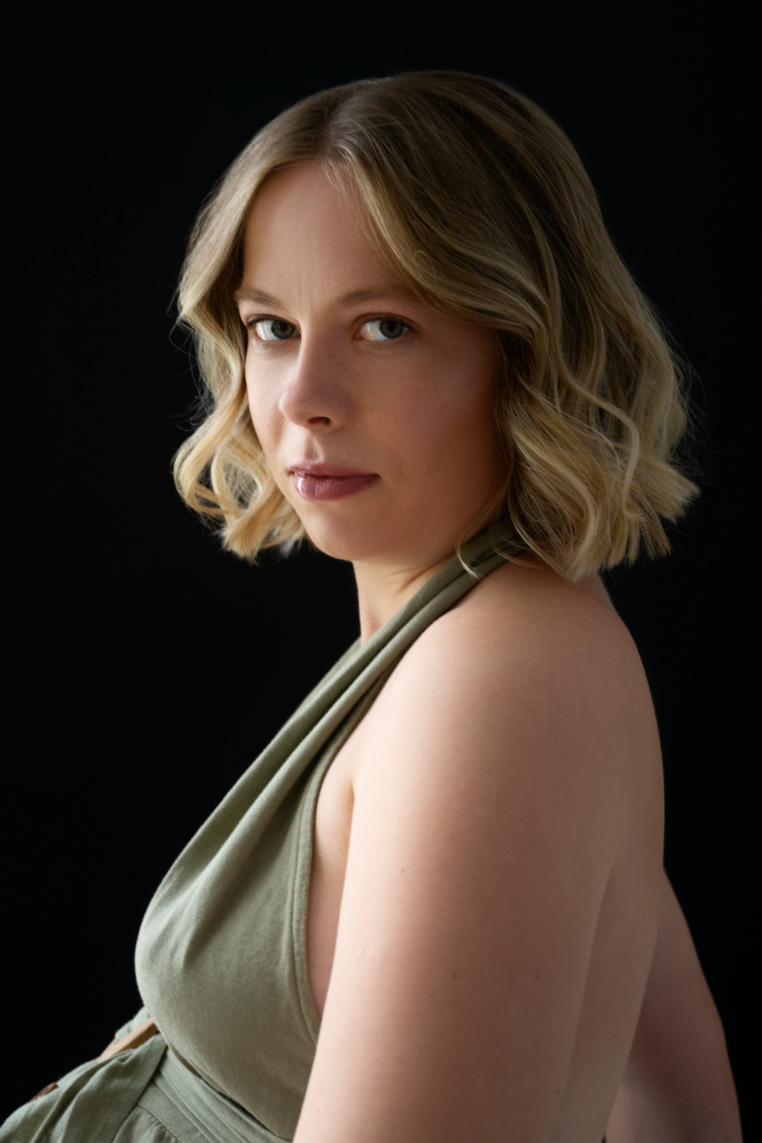 Студийная съёмка беременной девушки