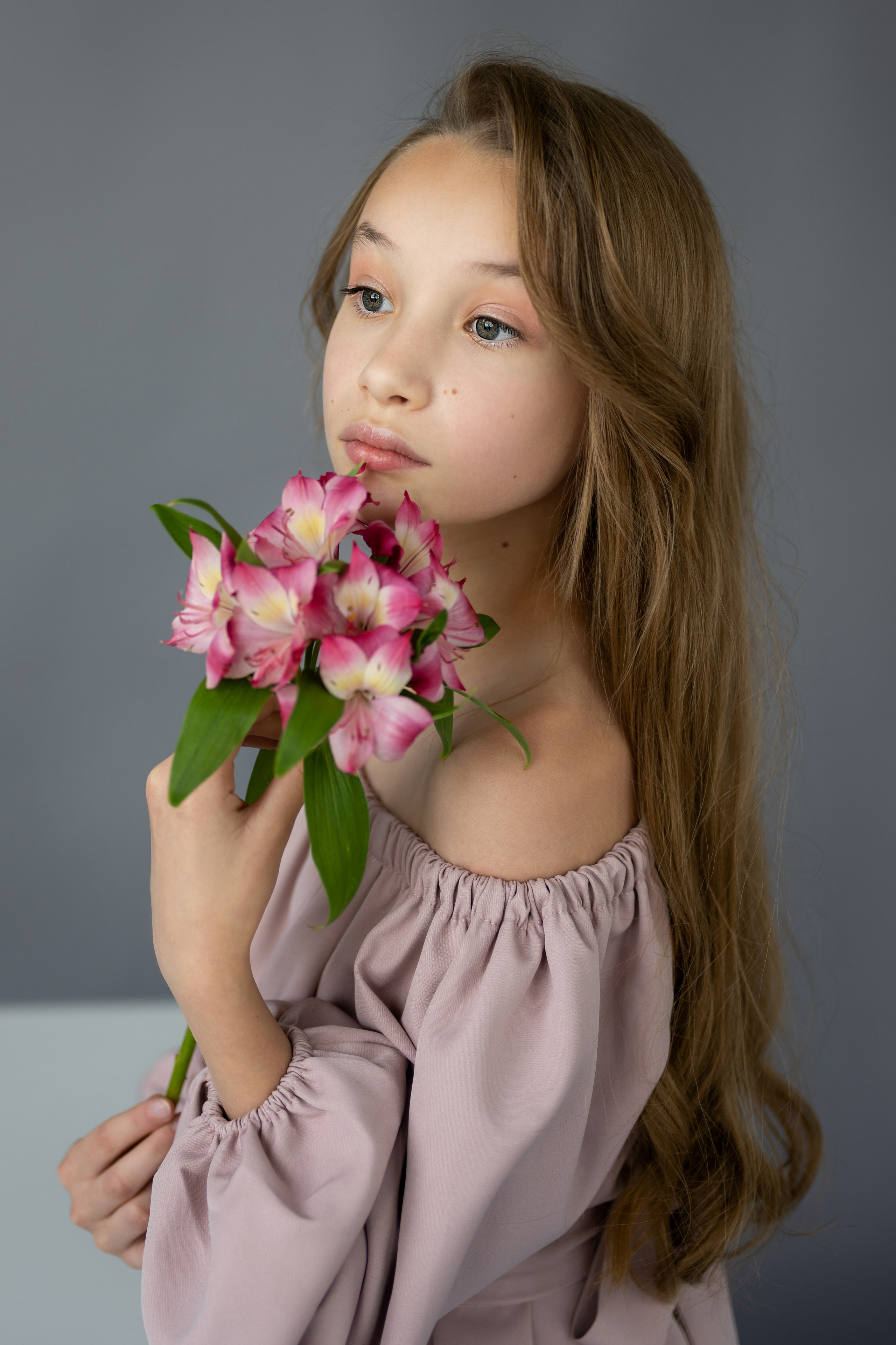 Семейная съёмка мамы с дочерью в платьях