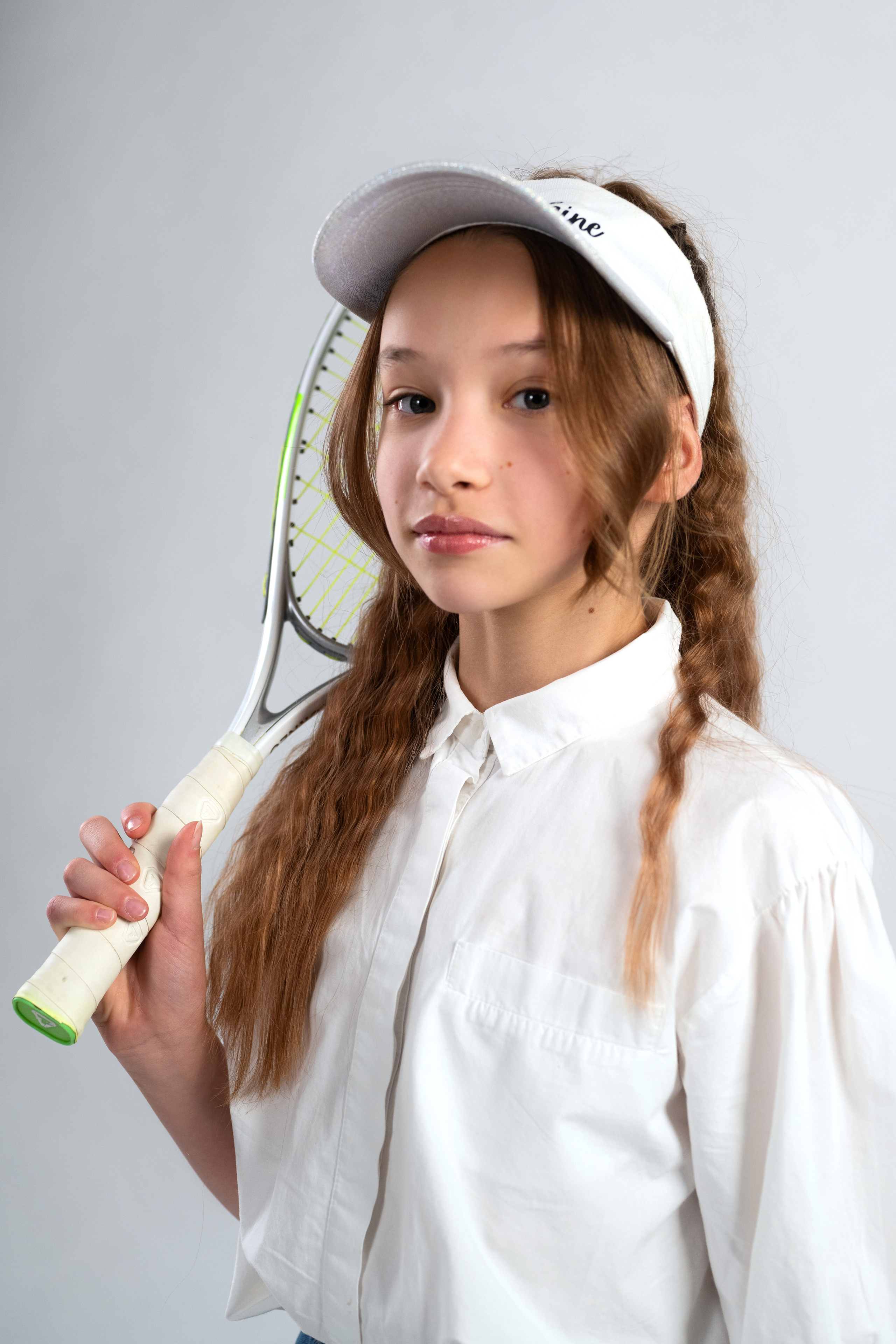 Детская фотосессия в спортивном стиле большой теннис