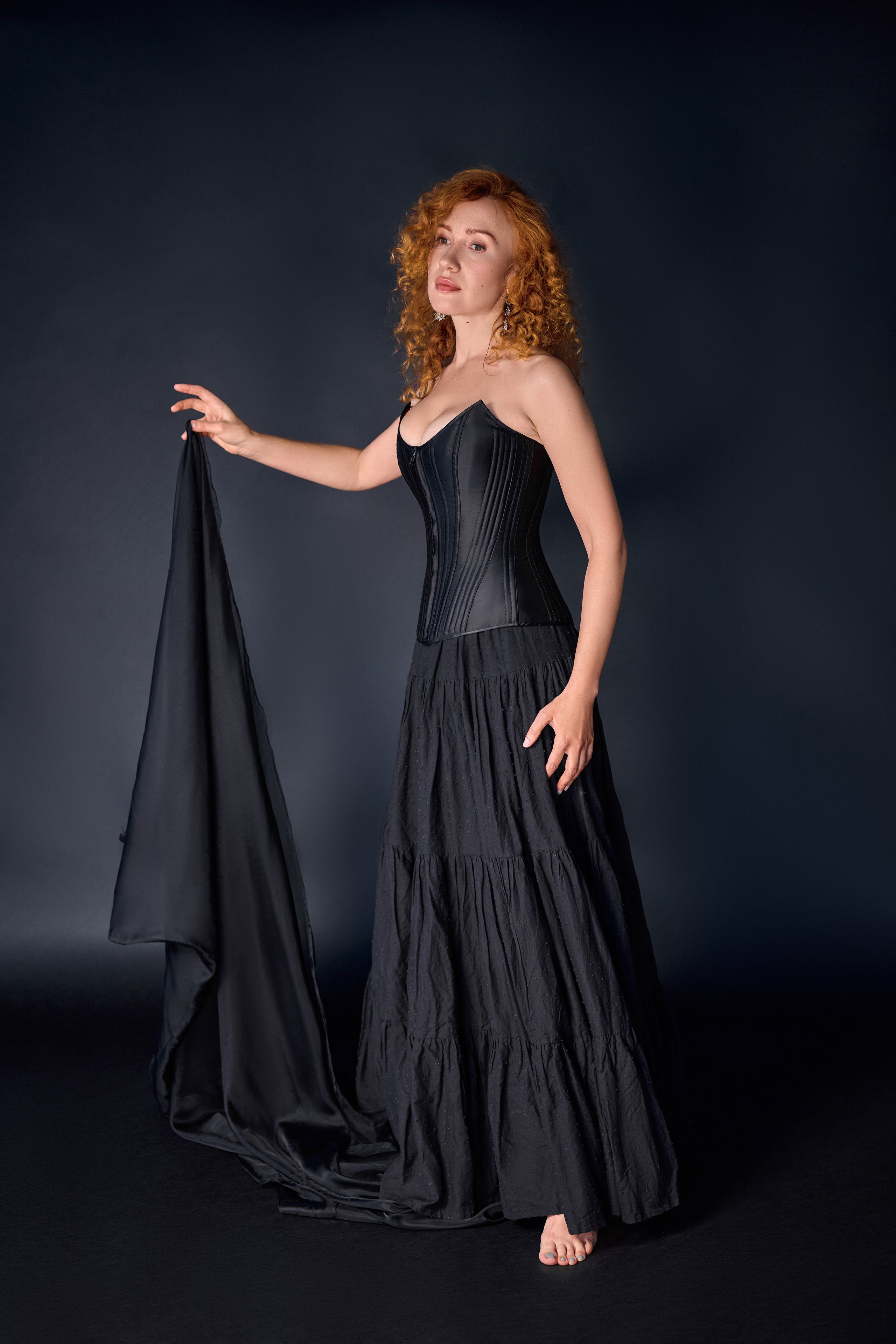 Фотосессия женщины в страстном образе