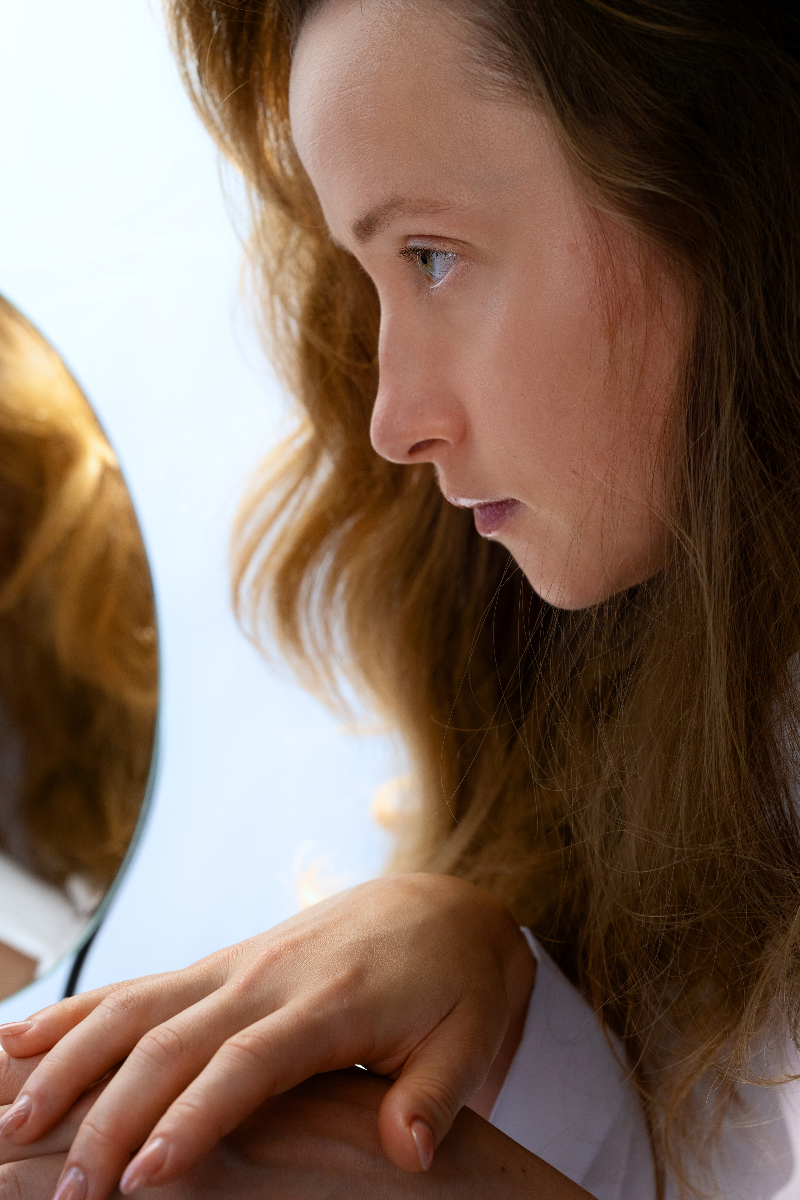 Фотосъёмка девушки с зеркалом