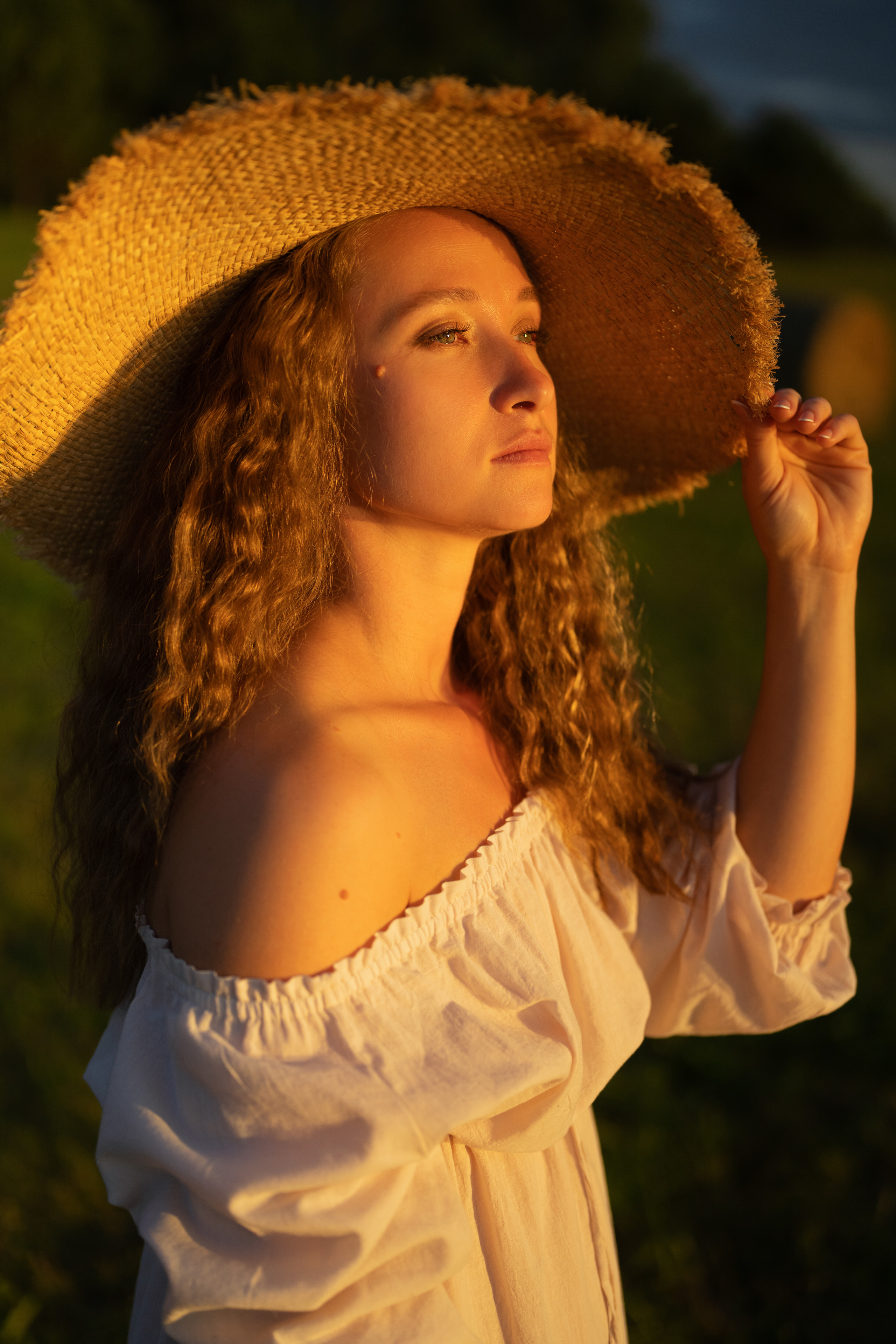 Летняя съёмка девушек на природе