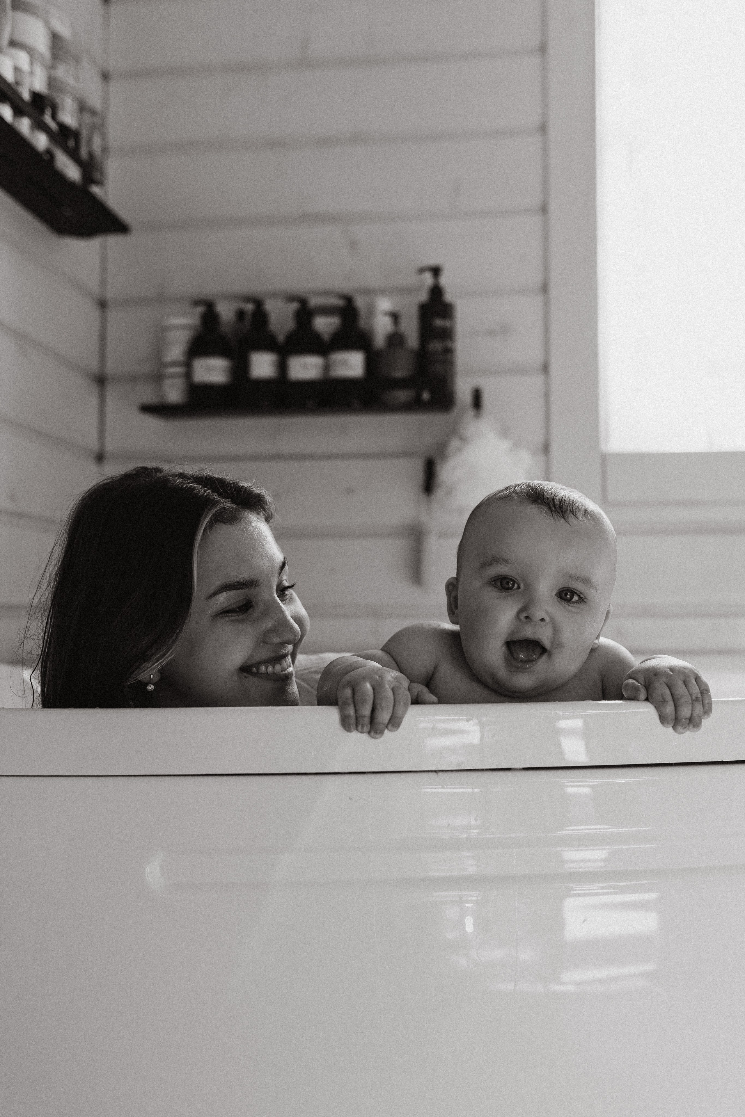 Яна и Тимофей. Домашняя съёмка. Семейный фотограф Тихвин, Санкт-Петербург и ЛО