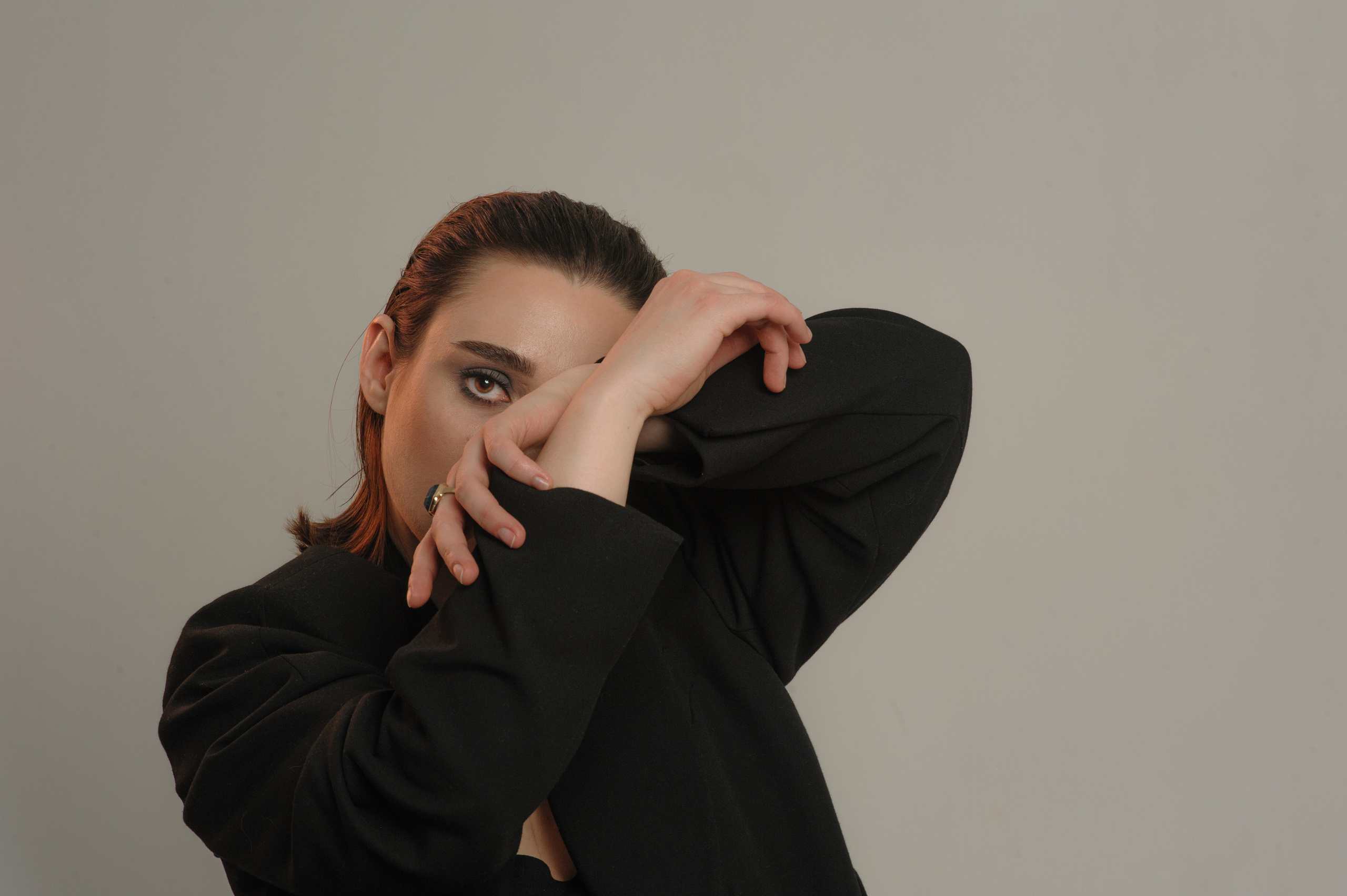 Студийная портретная фотосессия девушки. Фотограф Нижневартовск. Фотограф в Нижневартовске Анна Стрельцова