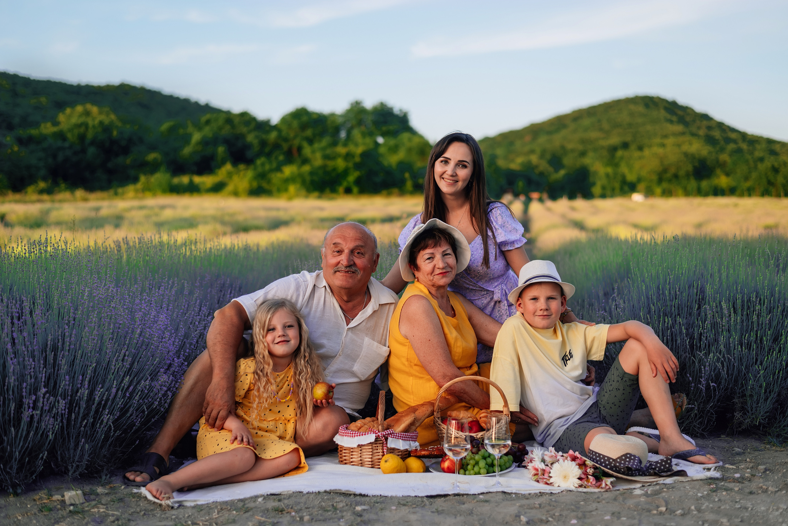 Большая семья в лаванде. Фотограф Нижневартовск. Фотограф в Нижневартовске Анна Стрельцова