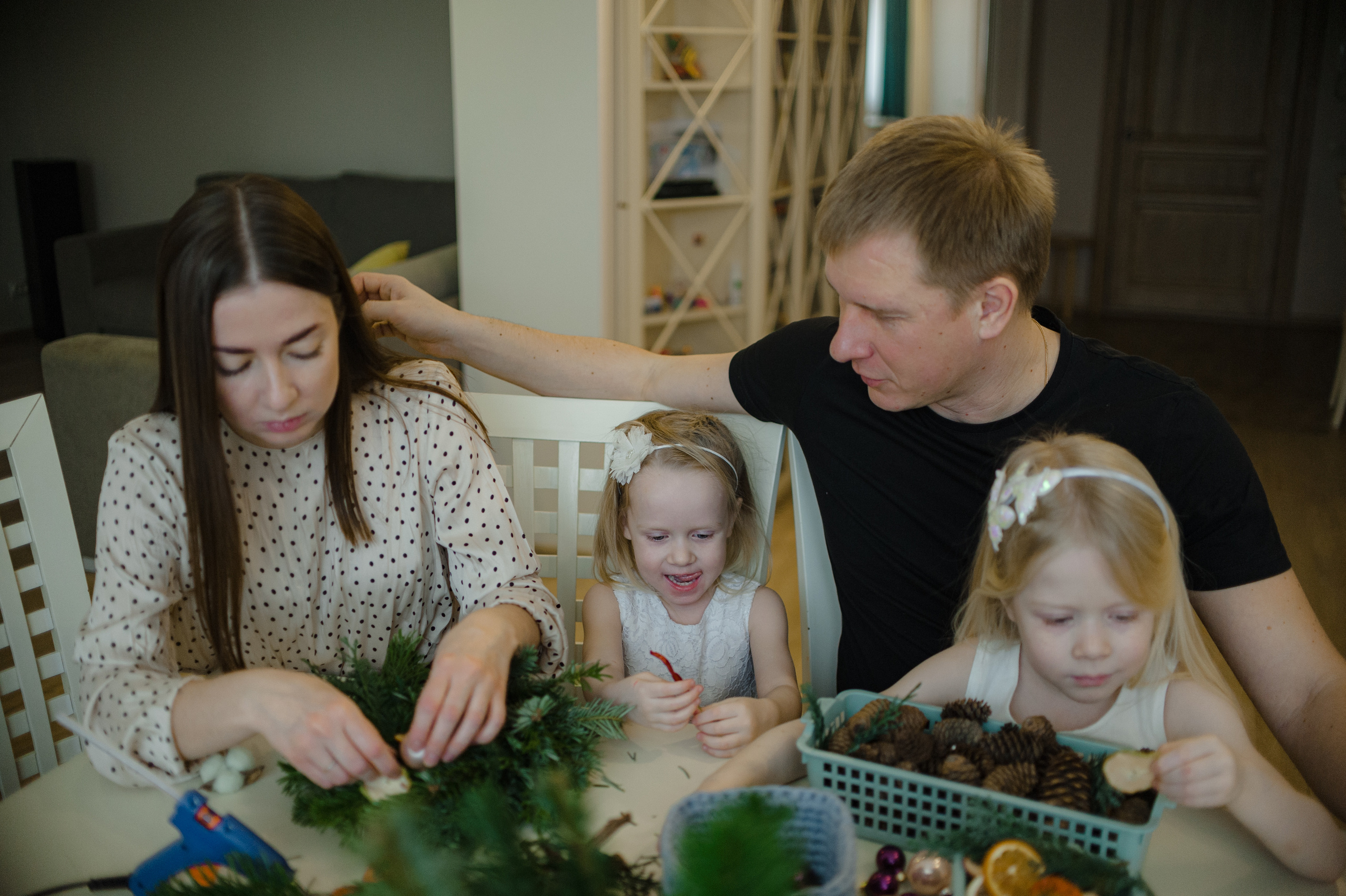 Домашняя новогодняя фотосессия семьи. Фотограф Нижневартовск. Фотограф в Нижневартовске Анна Стрельцова
