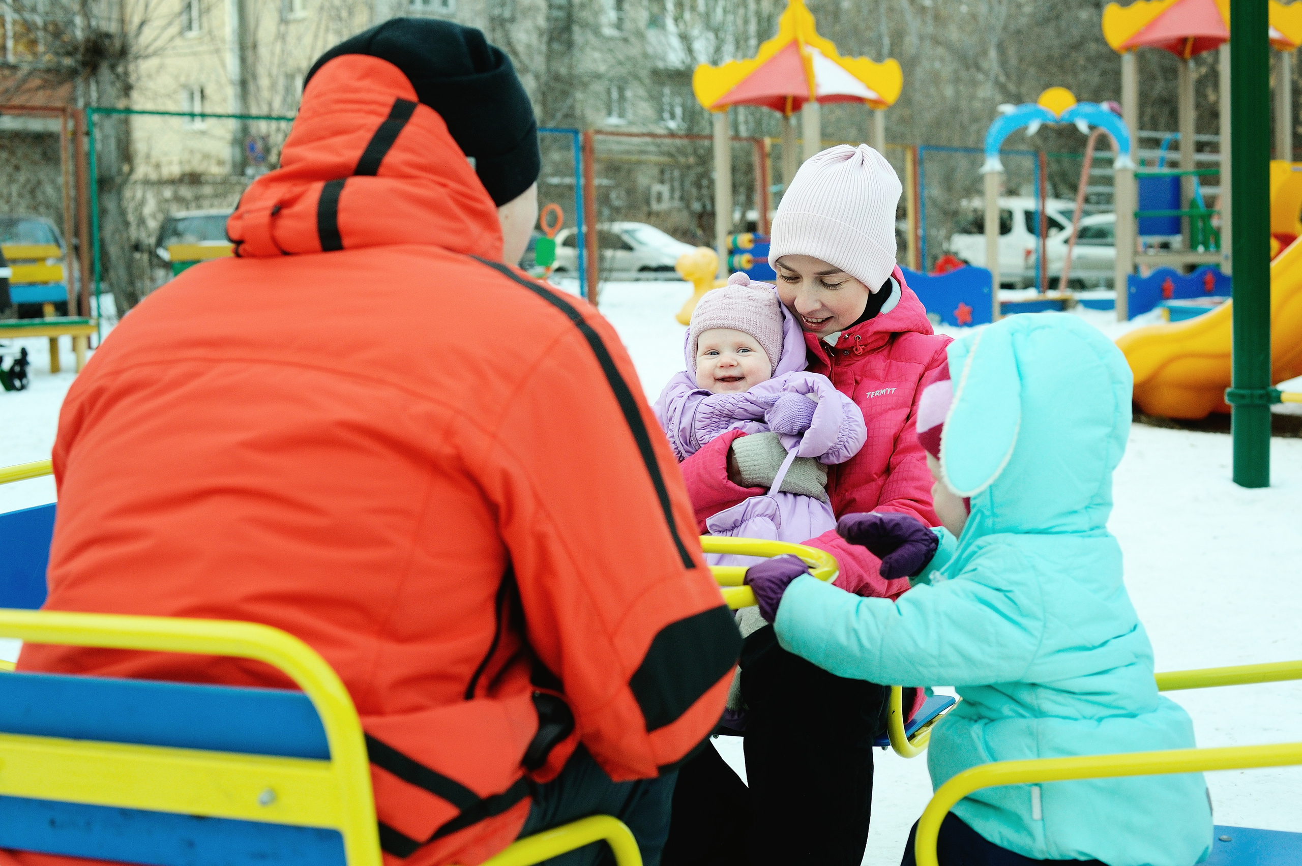Фотосессия первой прогулки малыша. Фотограф Нижневартовск. Фотограф в Нижневартовске Анна Стрельцова