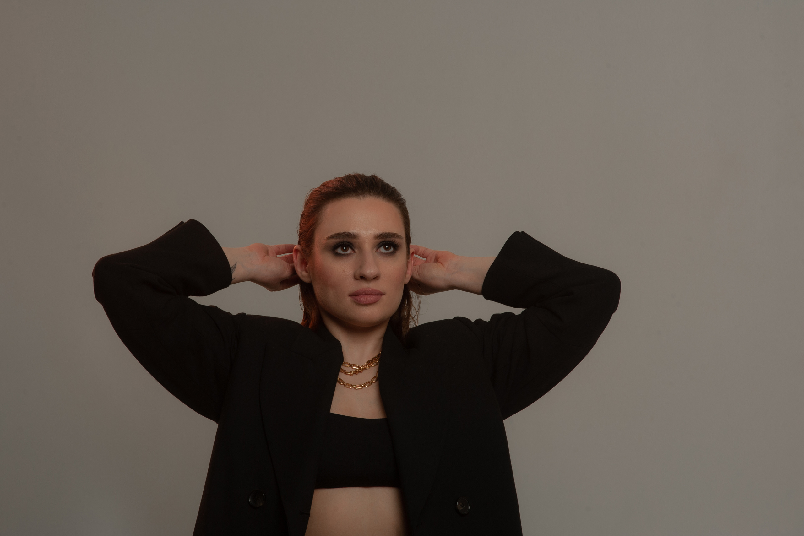 Студийная портретная фотосессия девушки. Фотограф Нижневартовск. Фотограф в Нижневартовске Анна Стрельцова