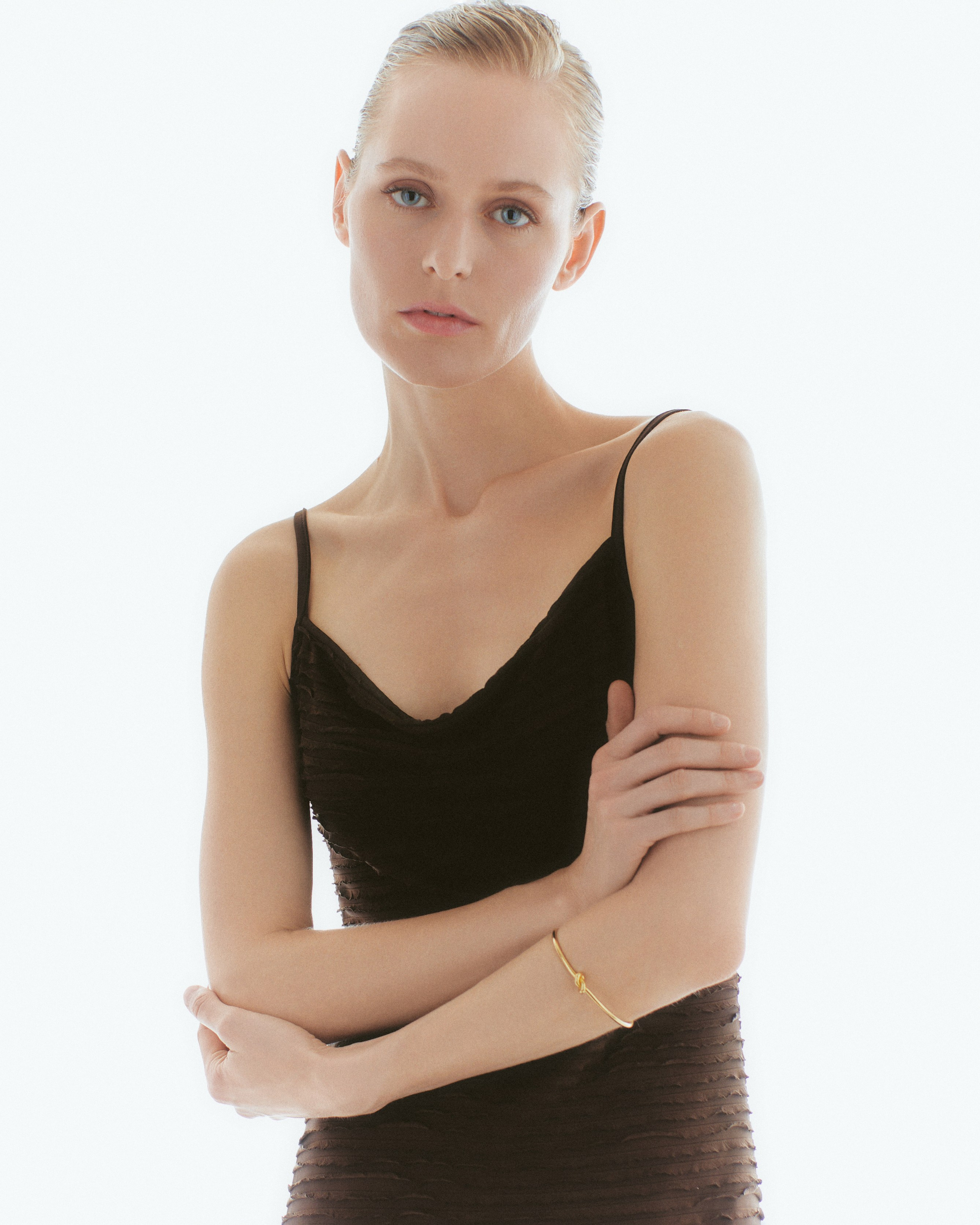 BRANDS / ARTISTS. Визажист-стилист по волосам | Москва