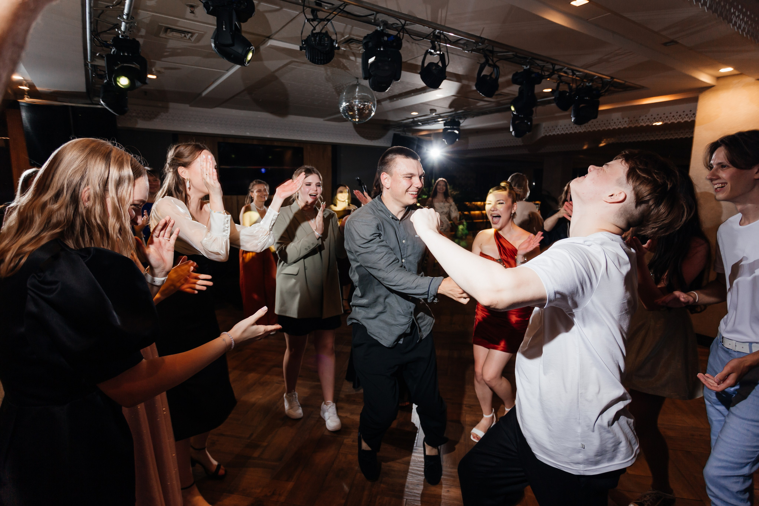 Выпускной 11 «А». Школа № 42. Свадебный фотограф в Краснодаре Николай Крауз