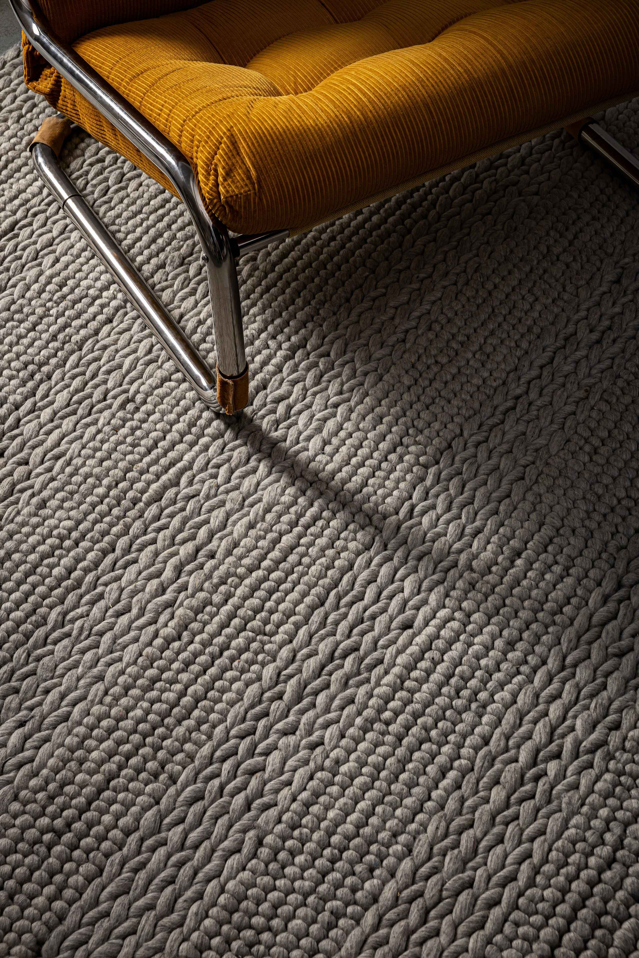 Ковры Decaro Rugs. L. Deco интерьерный салон. Краски/обои/лепной декор