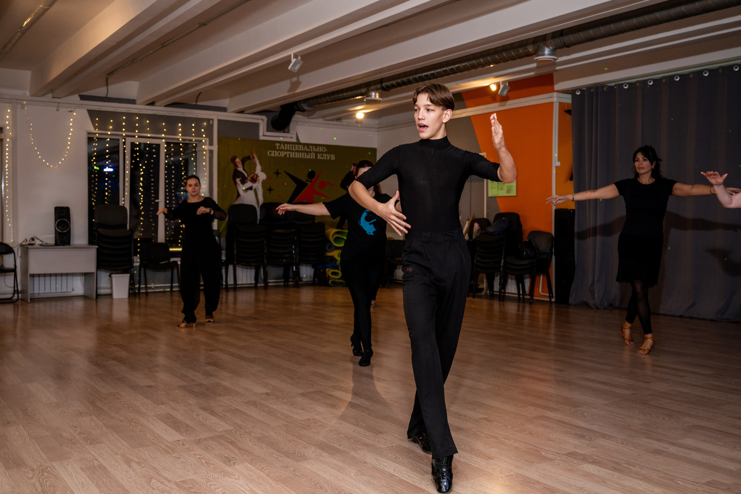 Взрослая группа латины. КонТакт — спортивные бальные танцы в Москве