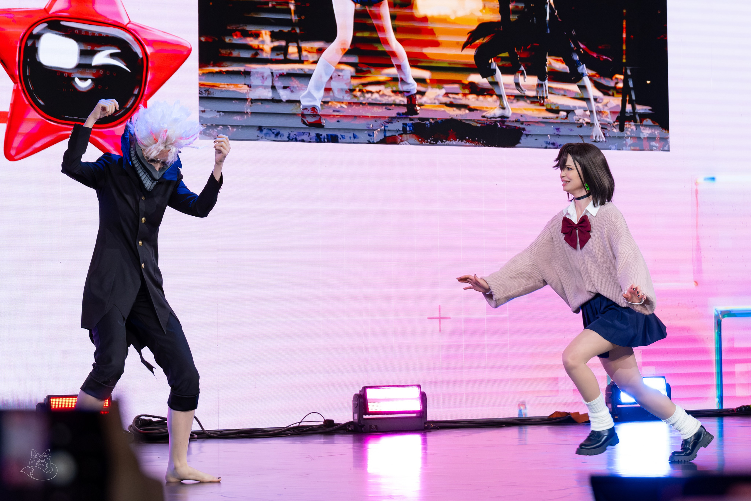 Сцена РЭД ЭКСПО 2024. Косплей фотограф