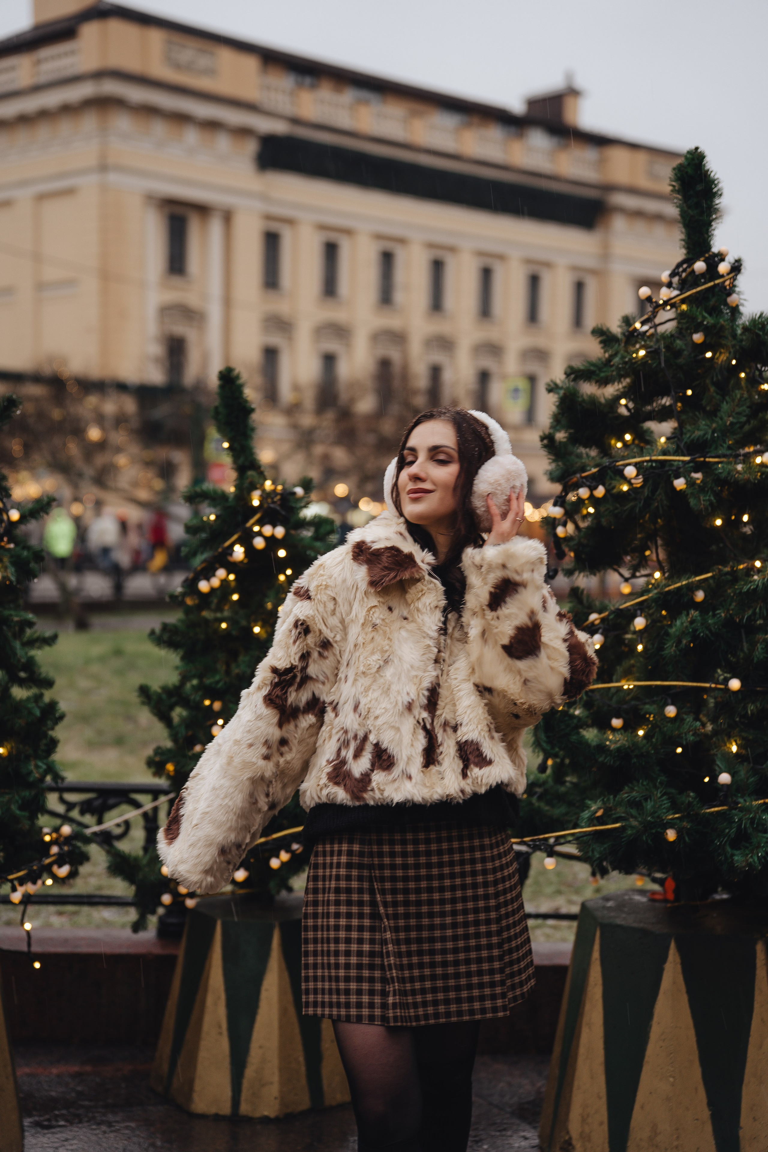 ПРОГУЛКА НА МАНЕЖНОЙ ПЛОЩАДИ ДЛЯ ДЕВУШКИ ПЕРЕД НОВЫМ ГОДОМ (НОВОГОДНЯЯ ФОТОСЕССИИЯ НА МАНЕЖНОЙ ПЛОЩАДИ). Профессиональный фотограф, Санкт-Петербург — Виктория Богомолова