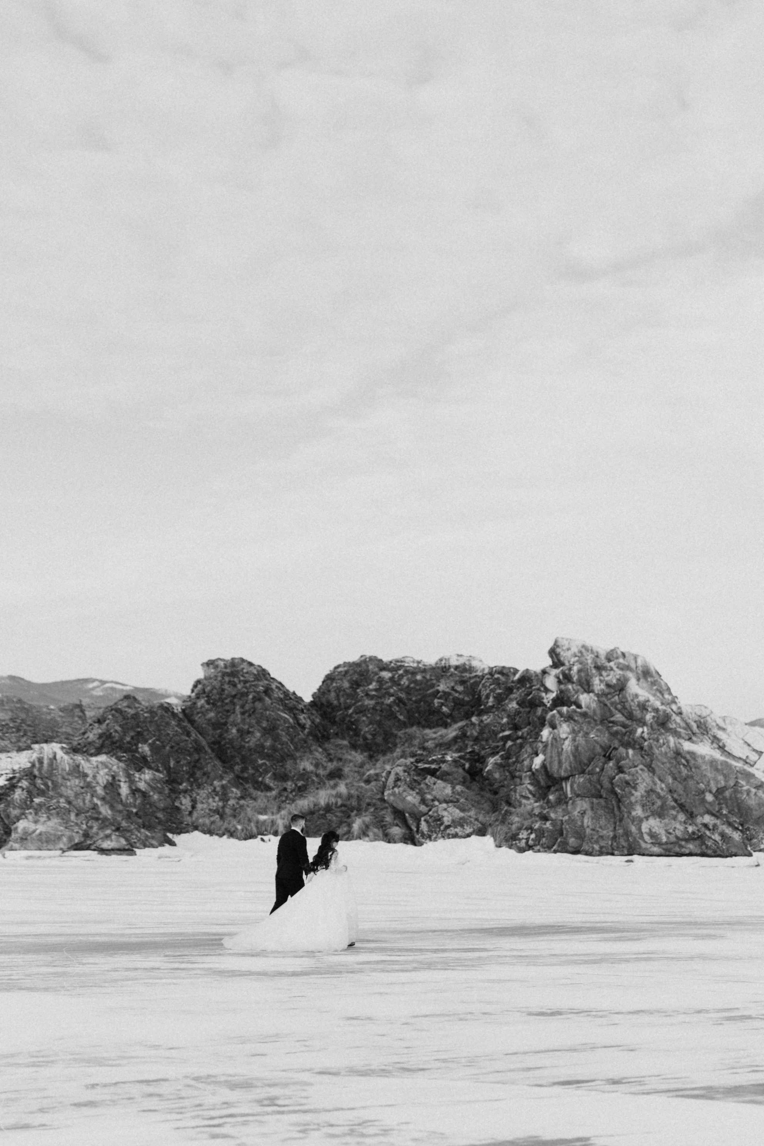 Свадебная зимняя съемка на Байкале. Главная