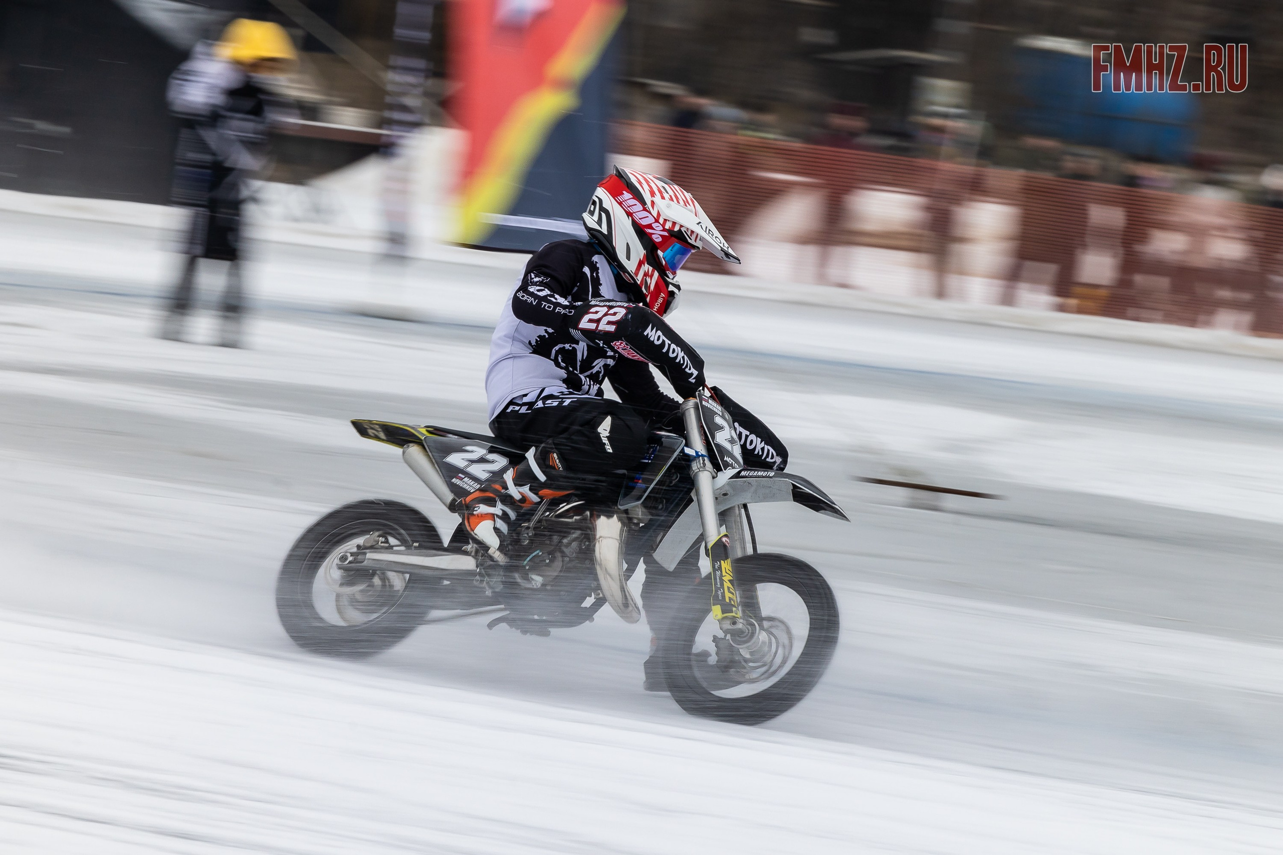Первый этап Кубка МФР по мотокроссу на льду Большого Крылатского пруда в Москве. 8 февраля 2025 г. Фотограф Владимир Охрименко