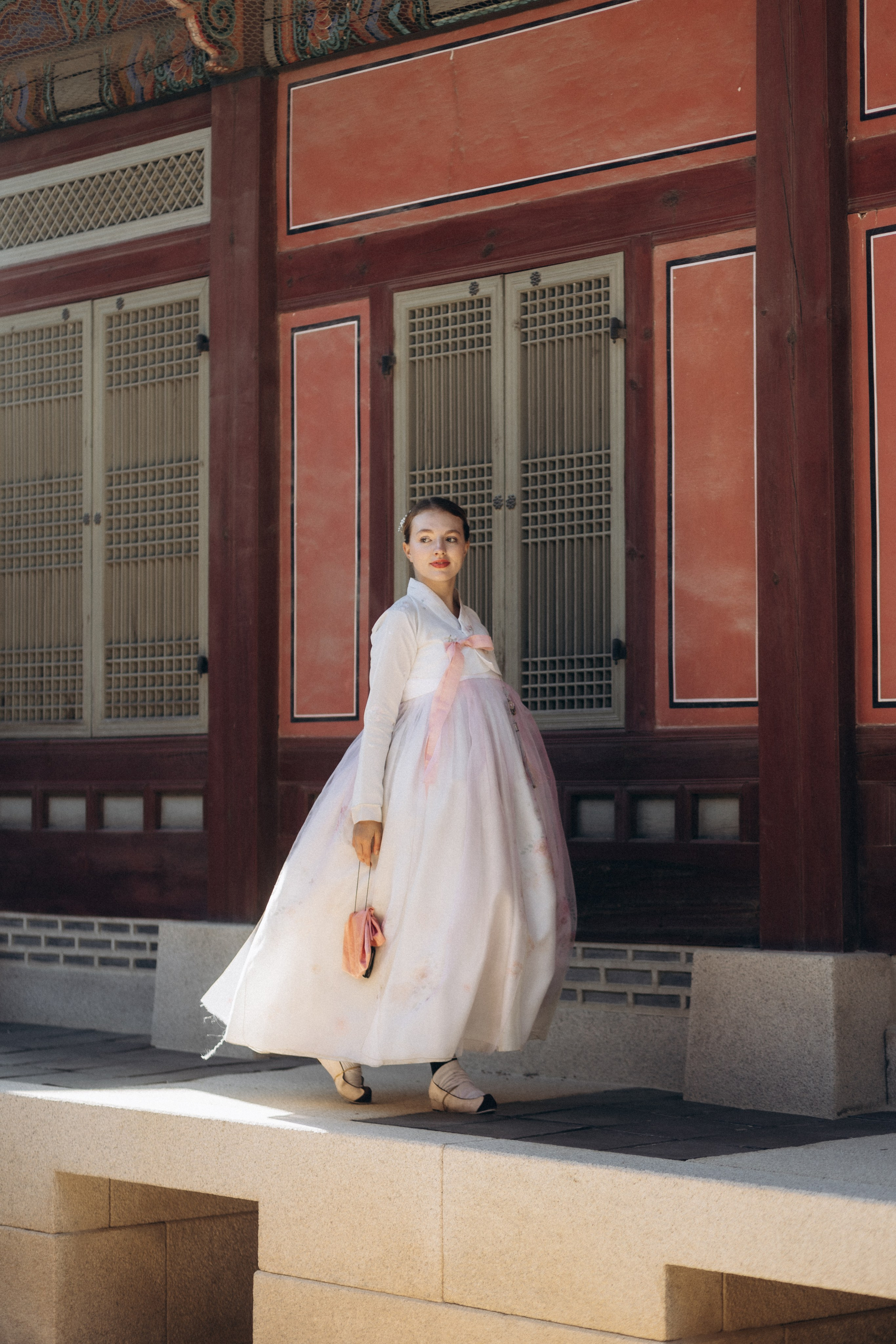 Фотосессия Маши и Саши в ханбоках. Фотограф Артем Бросов в Санкт-Петербурге и Дубае