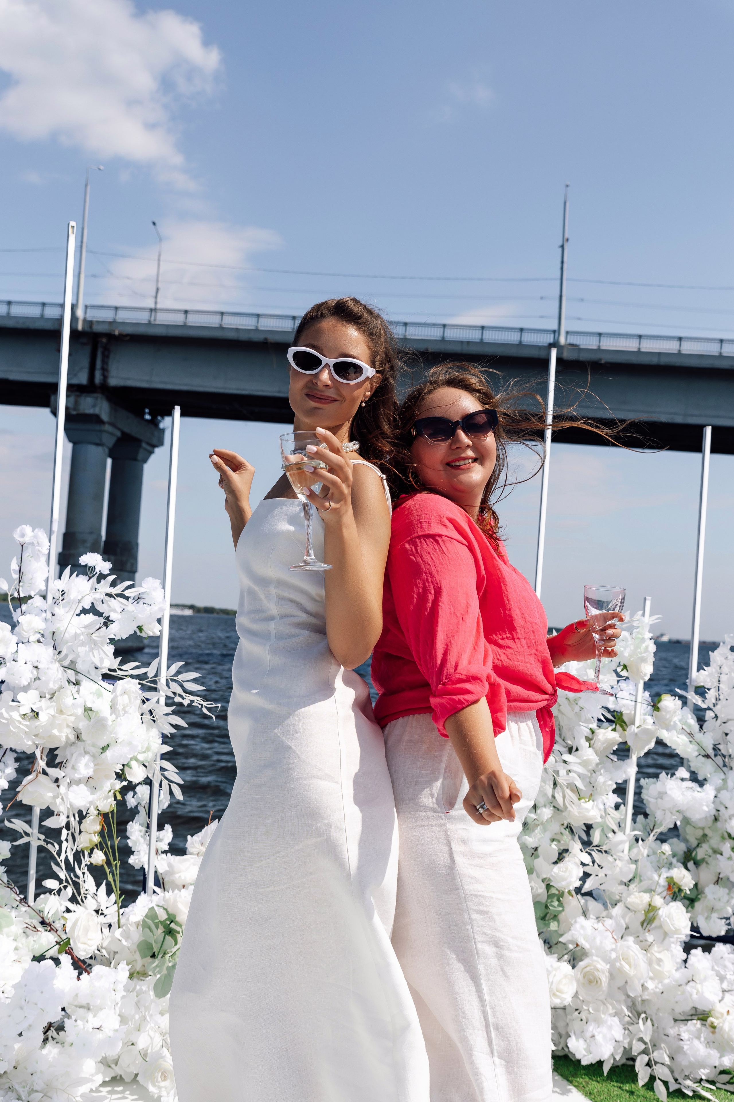 Александра и Геннадий. Яхта. Свадебный фотограф в Саратове