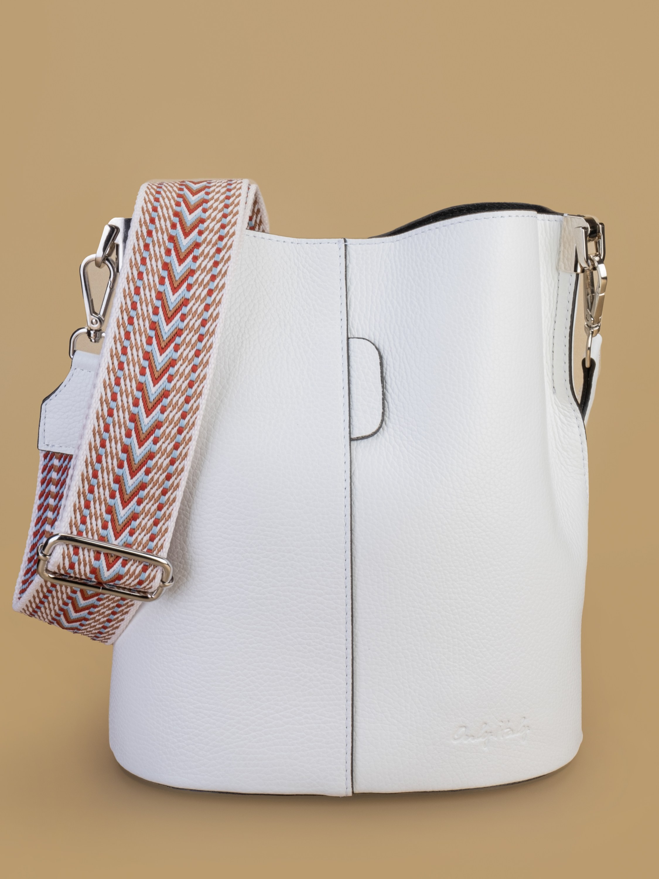 Предметная съёмка для маркетплейсов | Сумки. Предметный фотограф в Симферополе Антон Катунин