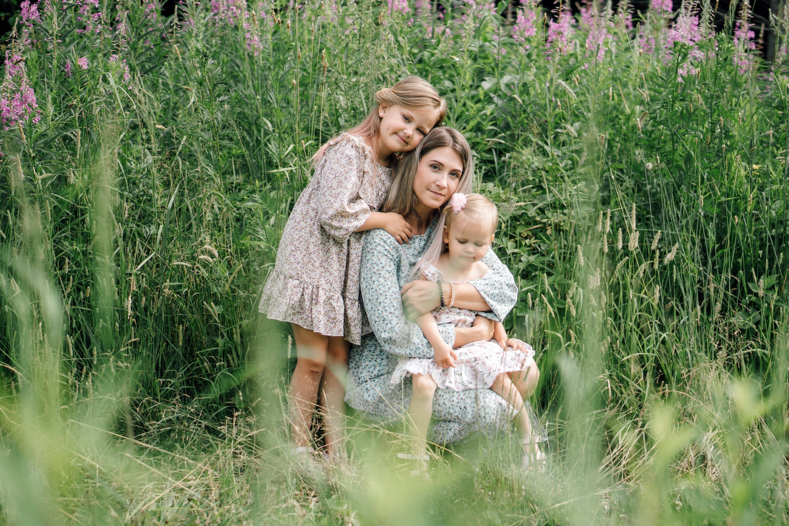 Семейная фотоссесия на природе. Свадебный фотограф в Дмитрове