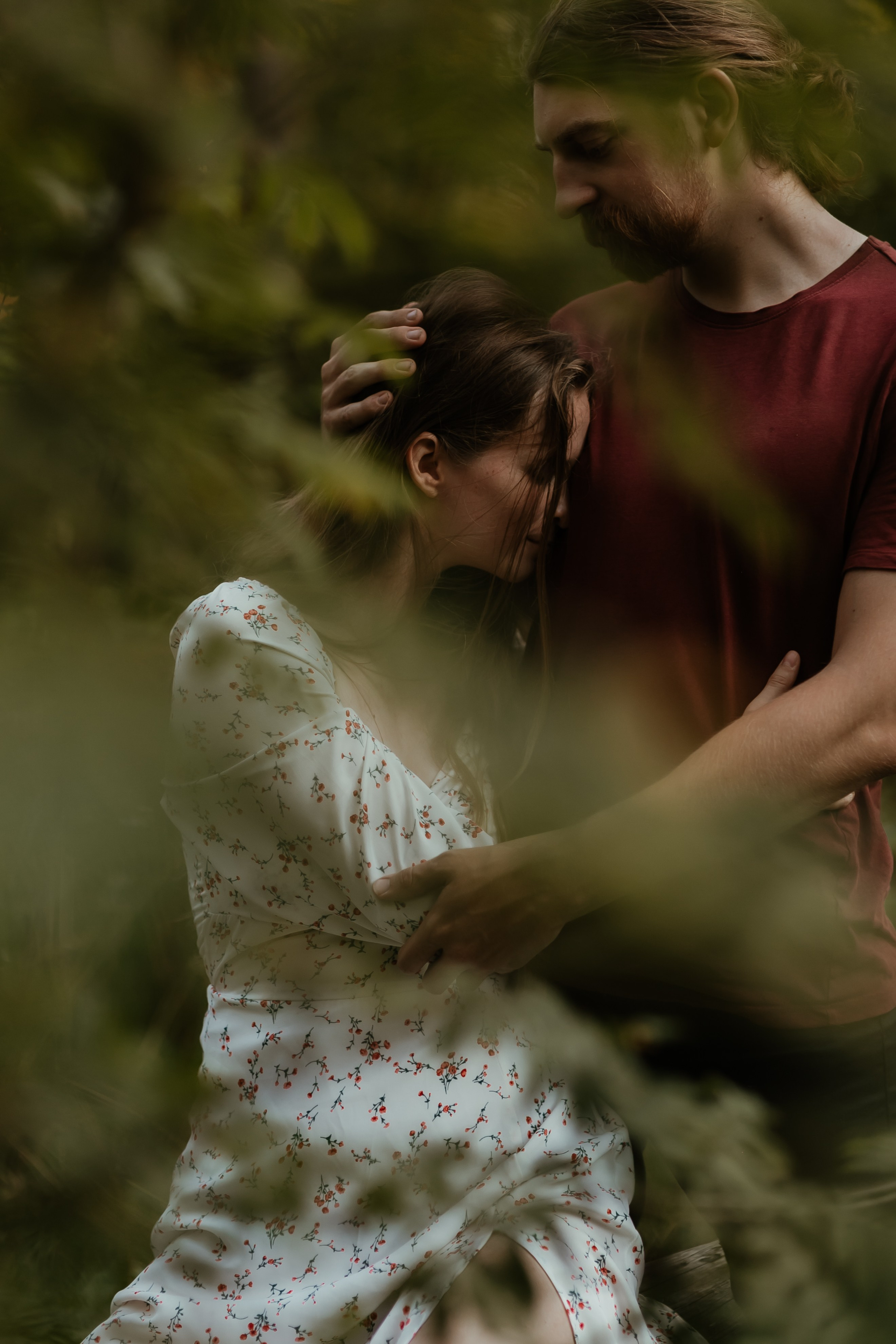 Атмосферная съемка Маши и Лёши в лесу наедине с природой. Свадебный и репортажный фотограф в Ярославле и Санкт-Петербурге Роман Микрюков
