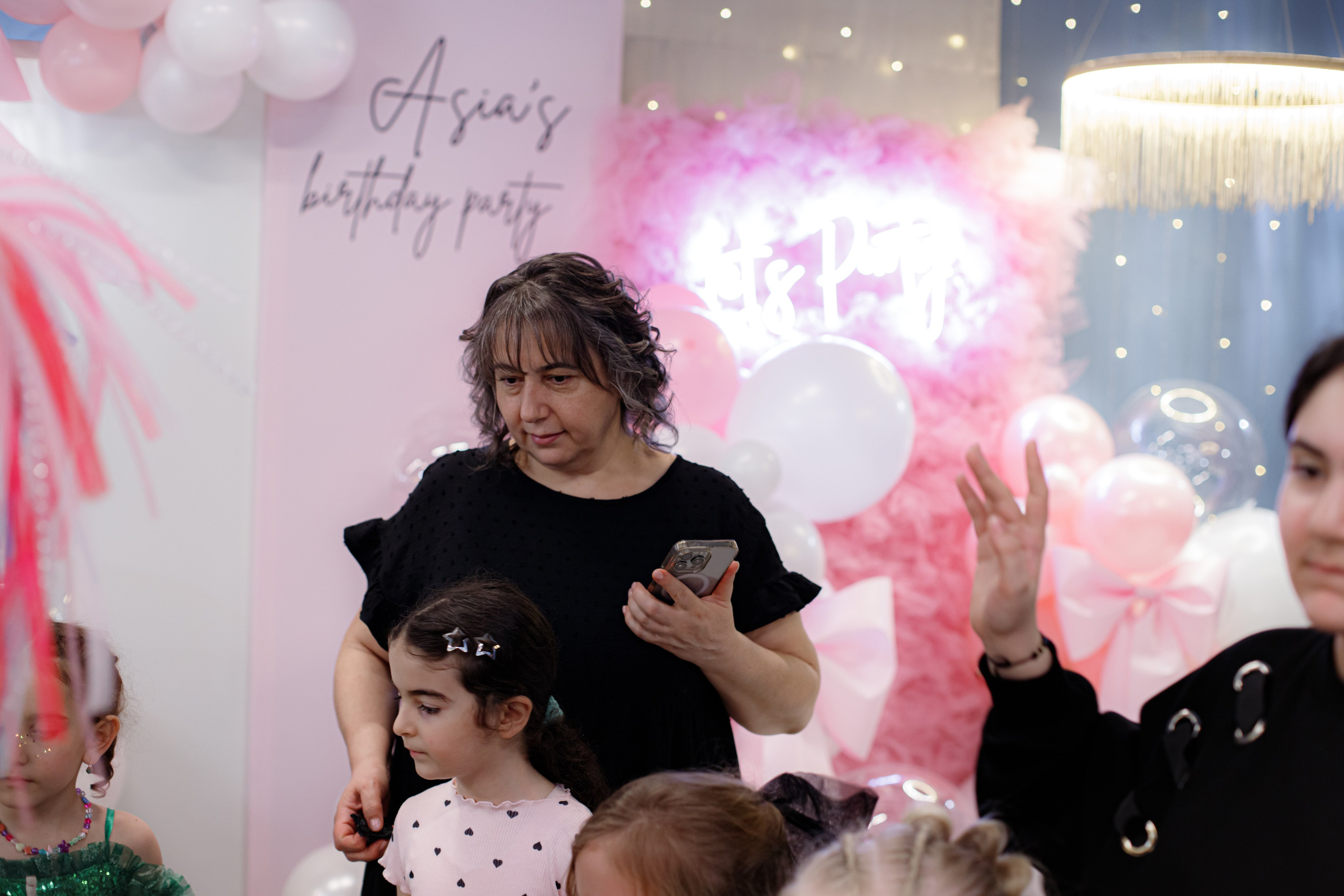 ASIA'S BIRTHDAY PARTY. Photokarish