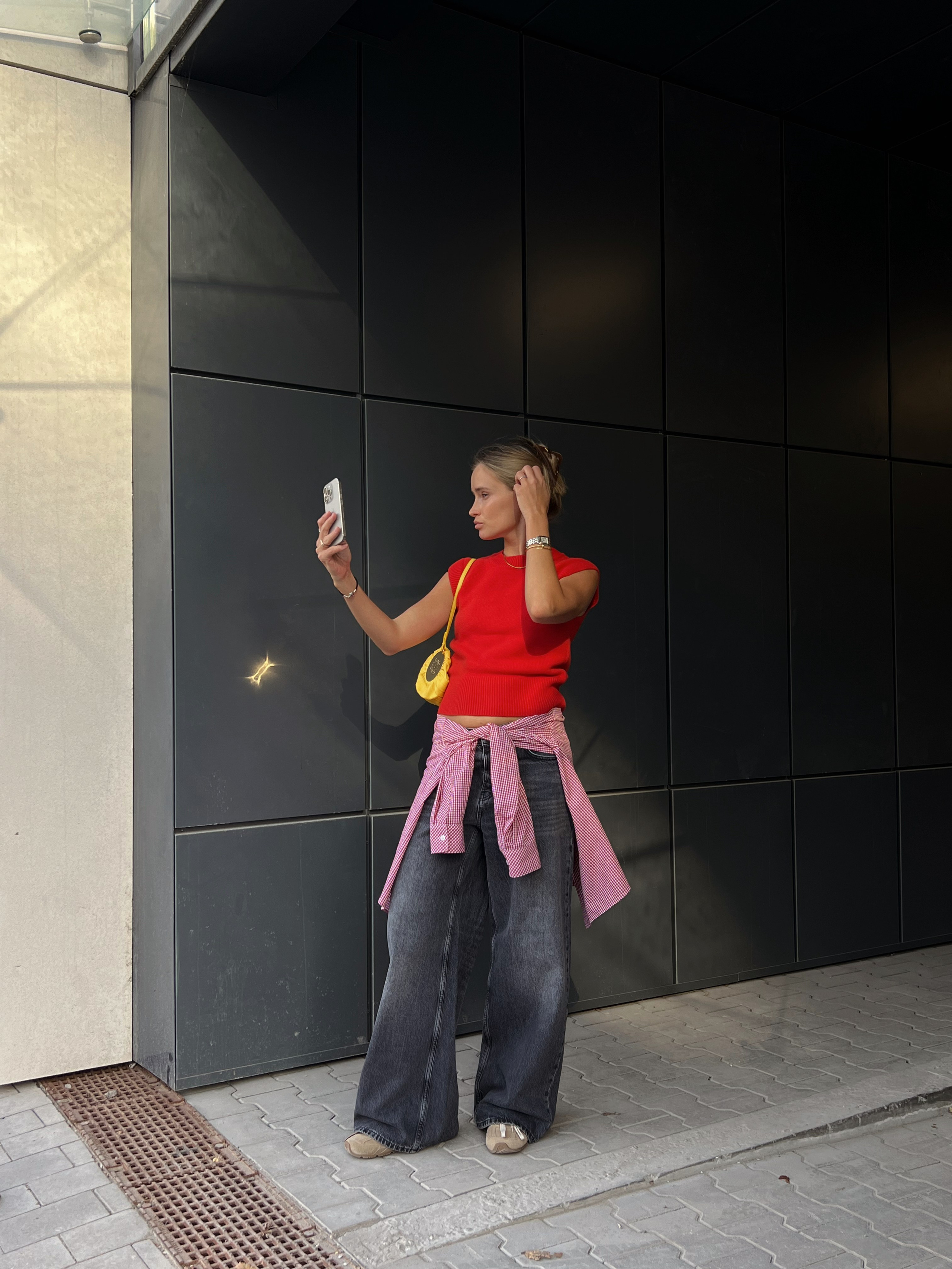 Настя — street съемка. Мобильный фотограф и видеограф — Алина