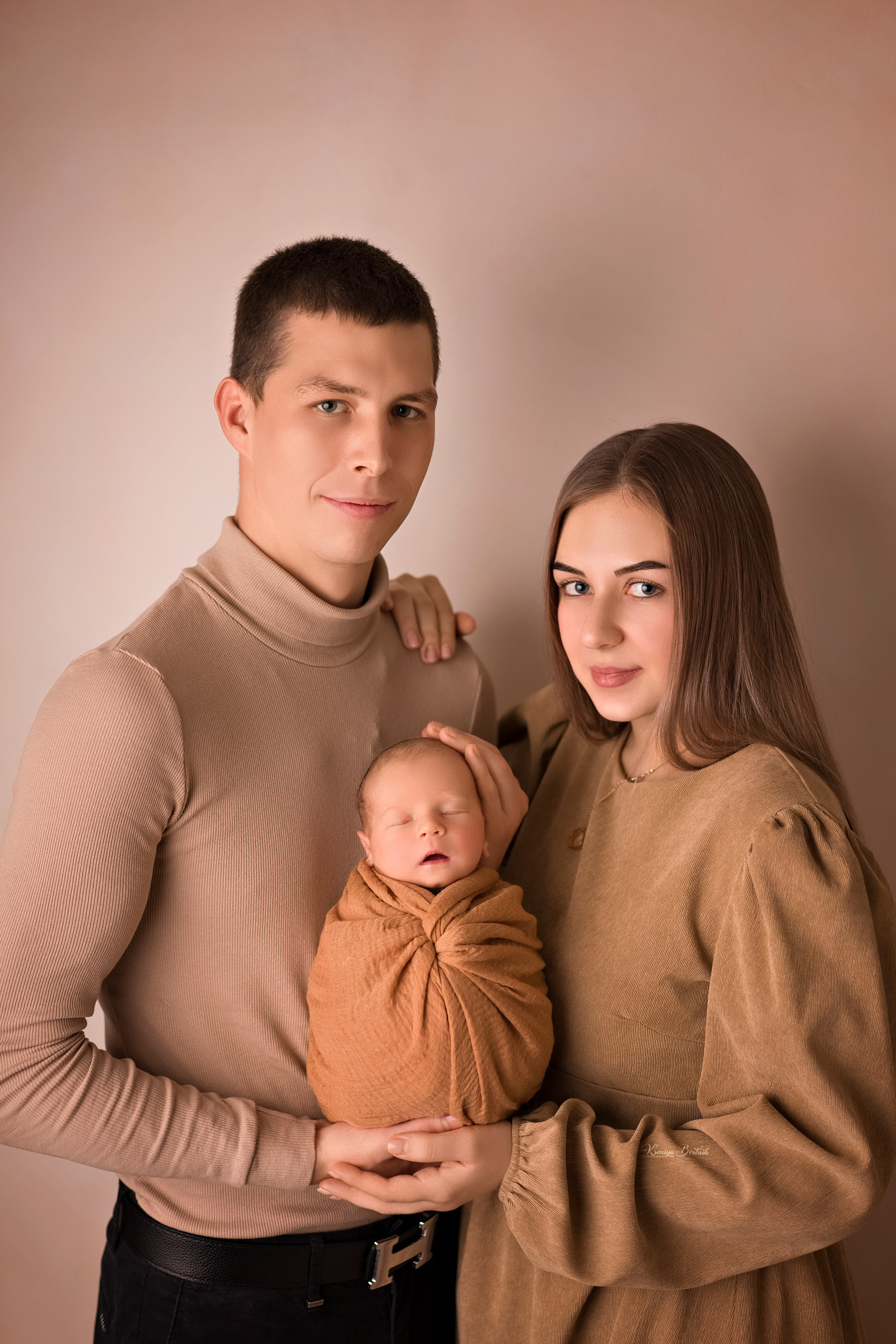 Съемка новорожденных. Профессиональный фотограф новорожденных Ксения Бортник