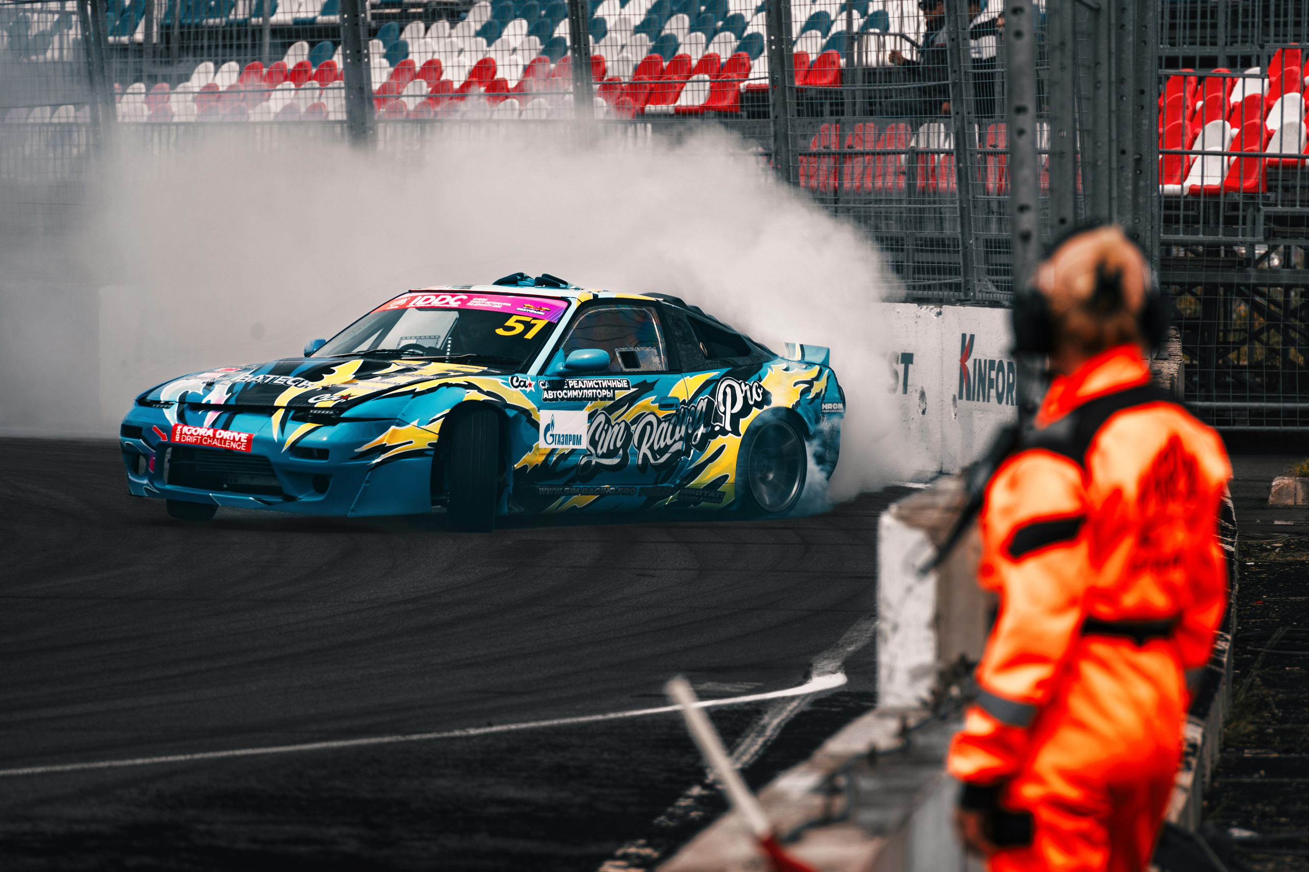 IDDC Этап 2: Бетонный Колизей и блогеры в деле