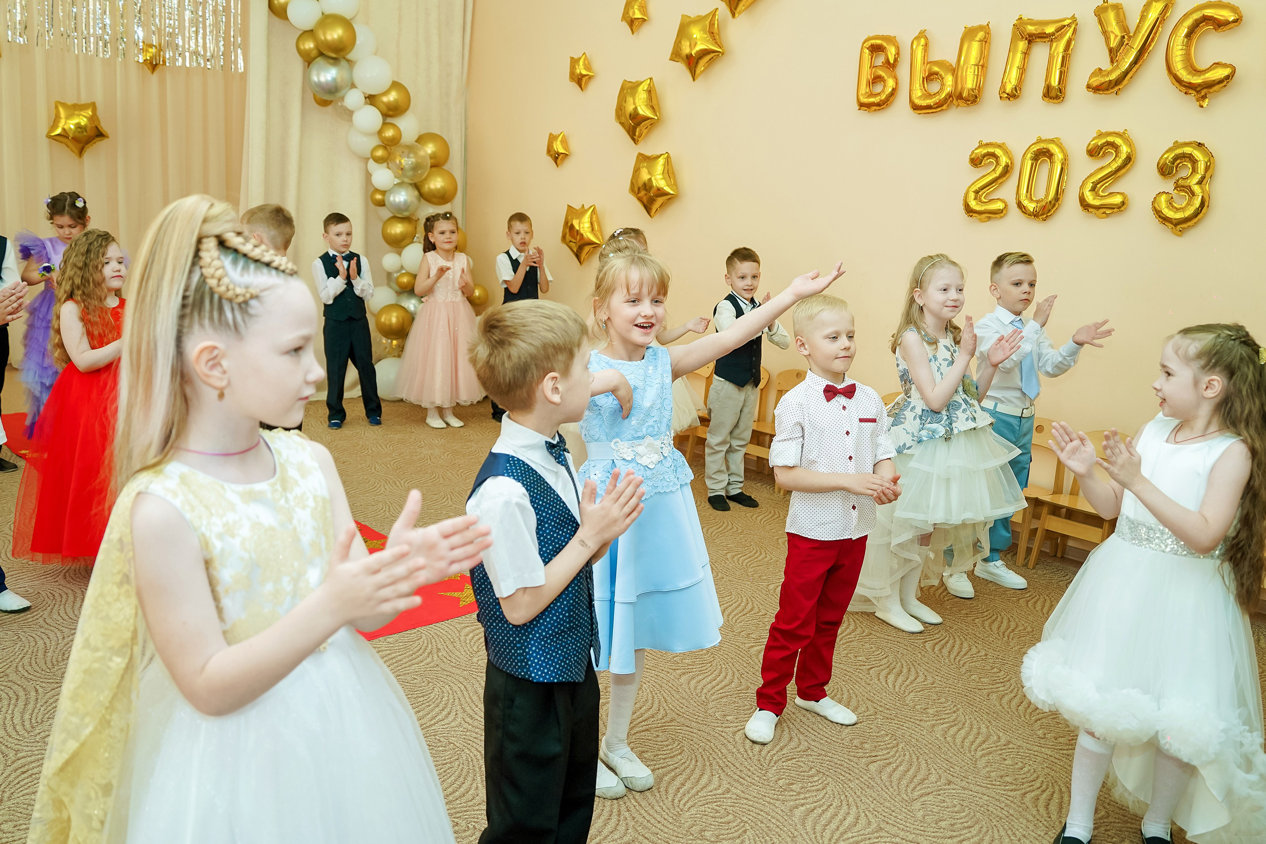 Фотосъемка видеосъёмка фотограф видеооператор новогодних утренников  в. Фотограф, видеооператор Нина Коршунова