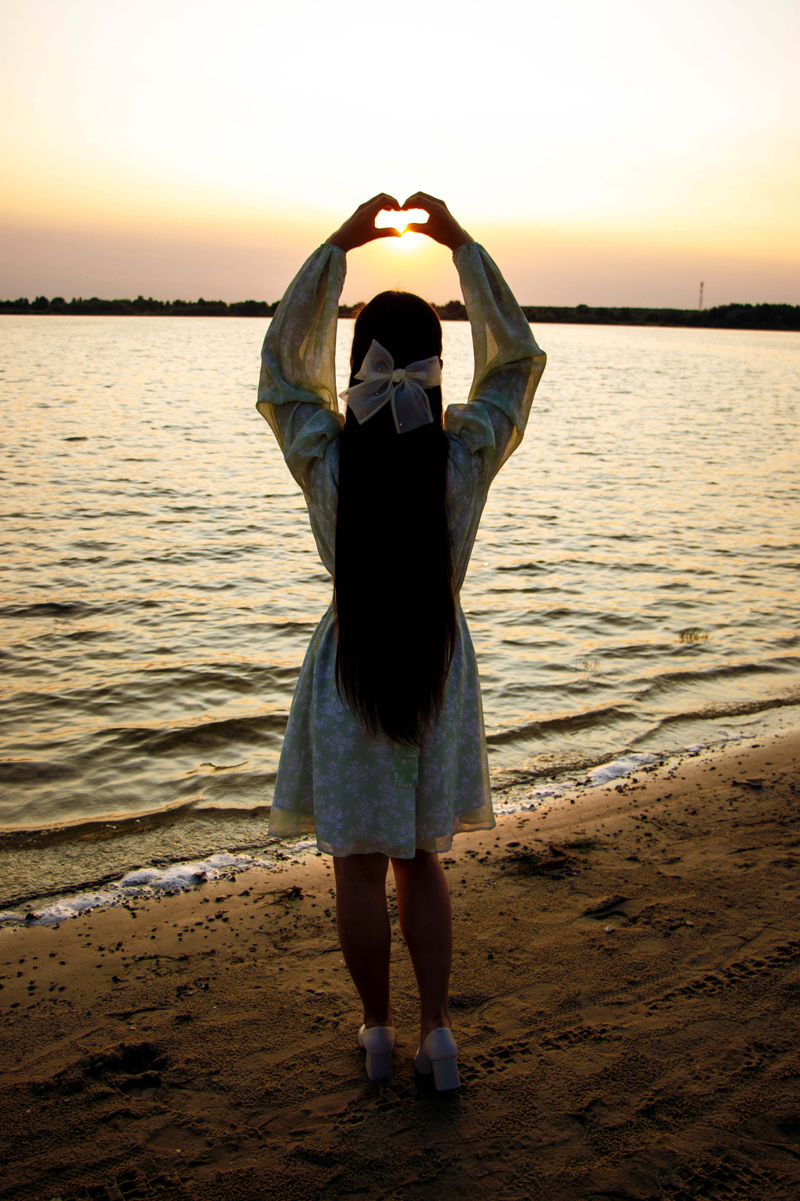 Эмилия у озера. Фотограф Татьяна Матрос