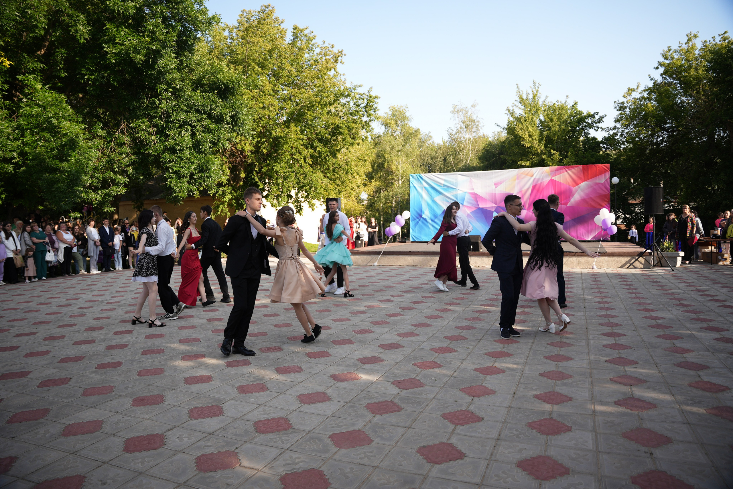 Выпускной в парке. Ольга Плаксина фотограф в Саратове