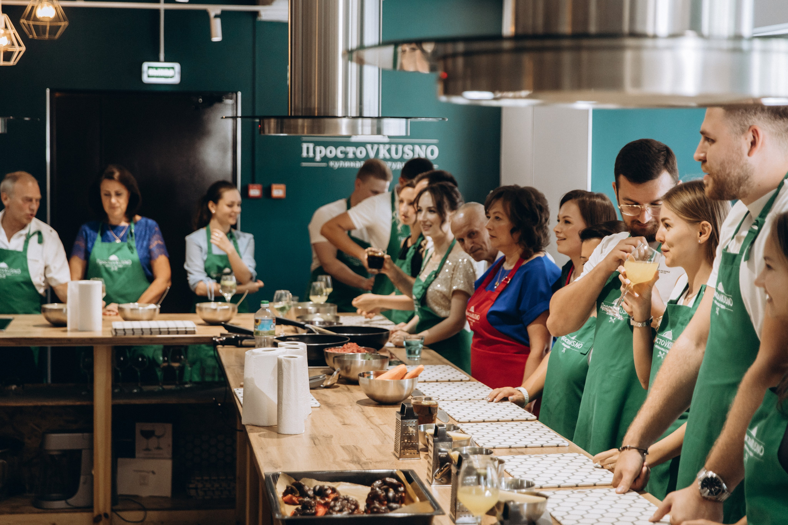 Рецепт праздника: семья, друзья + лазанья, смех и парфе. Семейный фотограф в Москве, Щелково, Фрязино _ Виктория Степанова