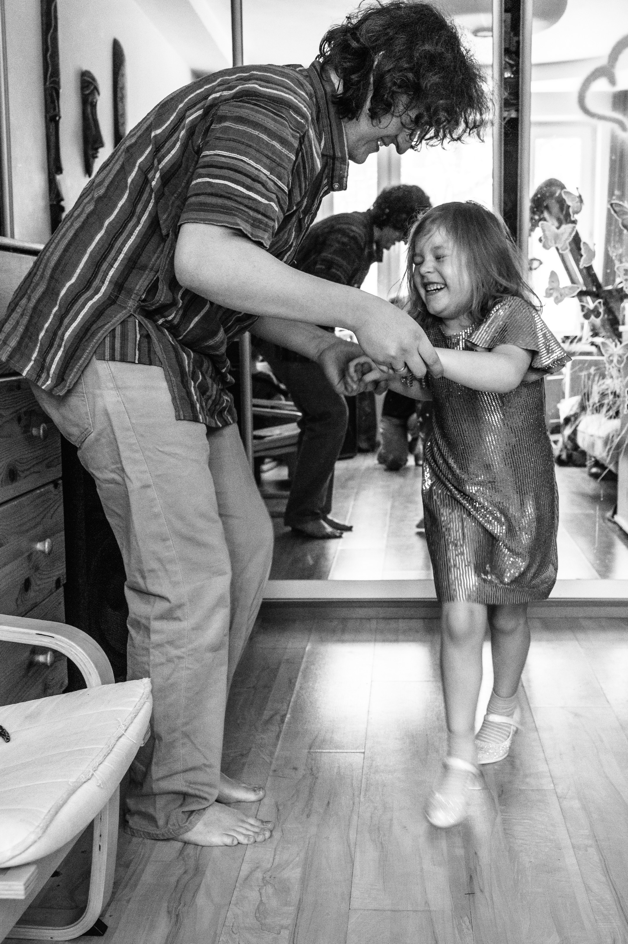 2021 Домашняя семейная фотосессия. Аня, Олег, Дуся и Лёша. Семейный, портретный, репортажный фотограф lifestyle в Москве и Кирове