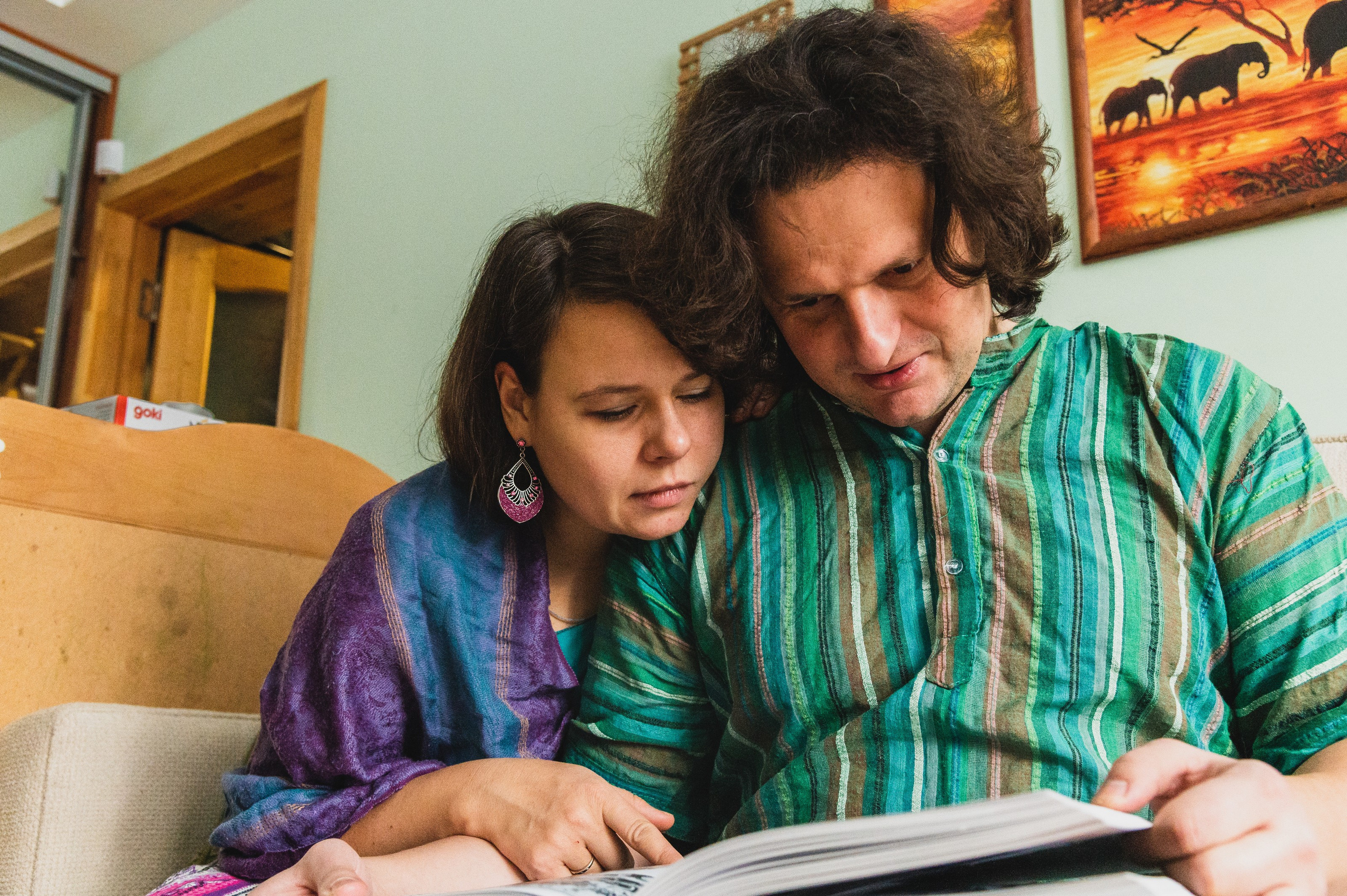 2021 Домашняя семейная фотосессия. Аня, Олег, Дуся и Лёша. Семейный, портретный, репортажный фотограф lifestyle в Москве и Кирове