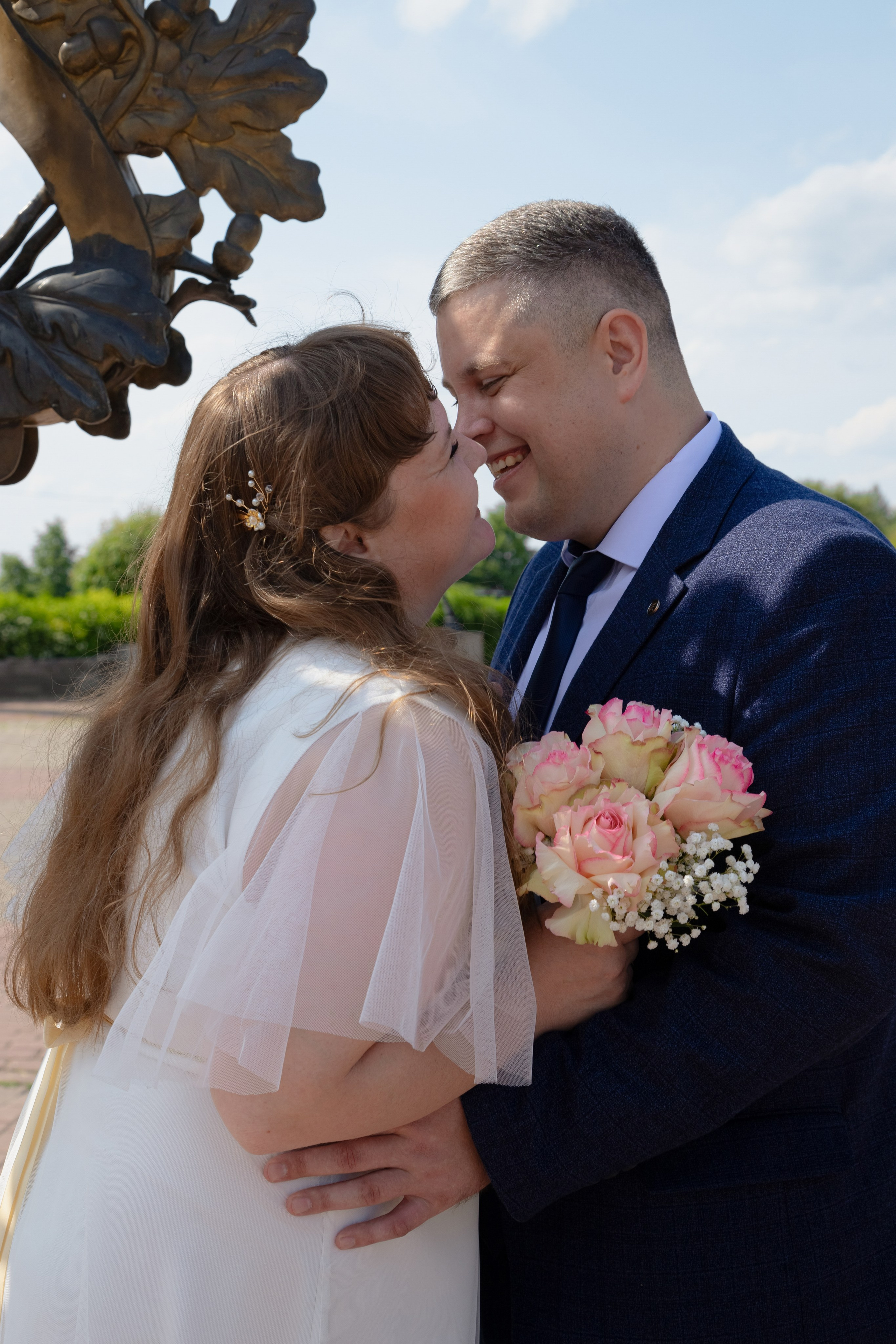Прогулка в сирени после ЗАГСа Томск (Р. Люксембург). Фотограф в Томске Евгения Гуляева