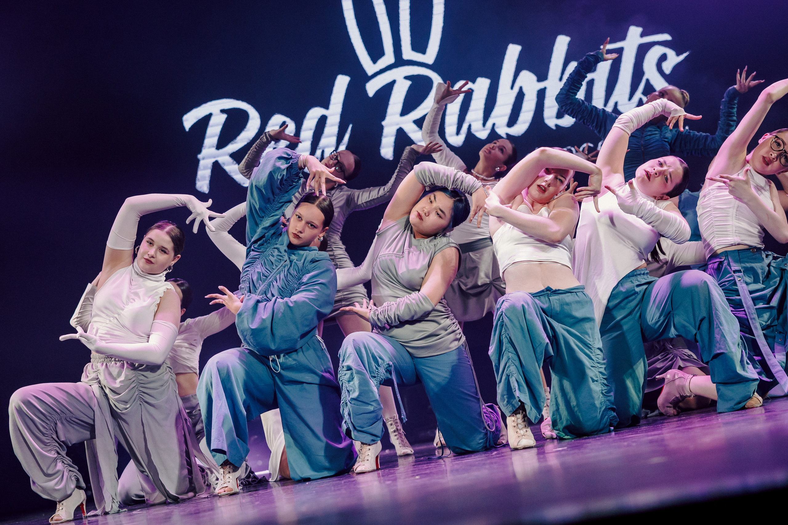 Отчётный концерт танцевальной школы «Red Rabbits» 2025. Лёшка Варзегов — фотограф