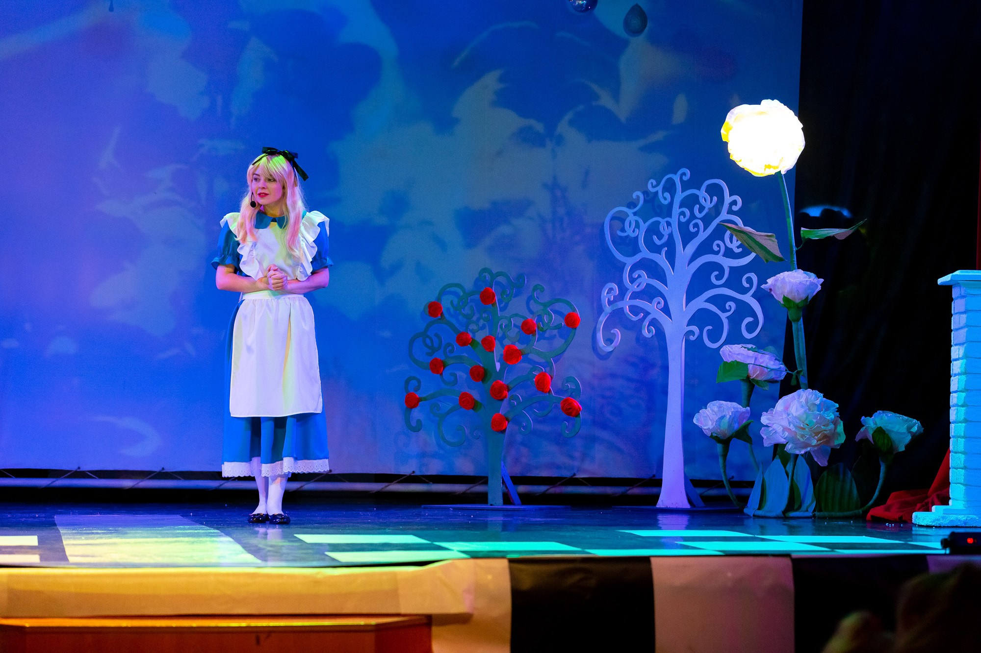 Спектакль в Доме культуры. Андрей Кровлин — фотограф в Славянке