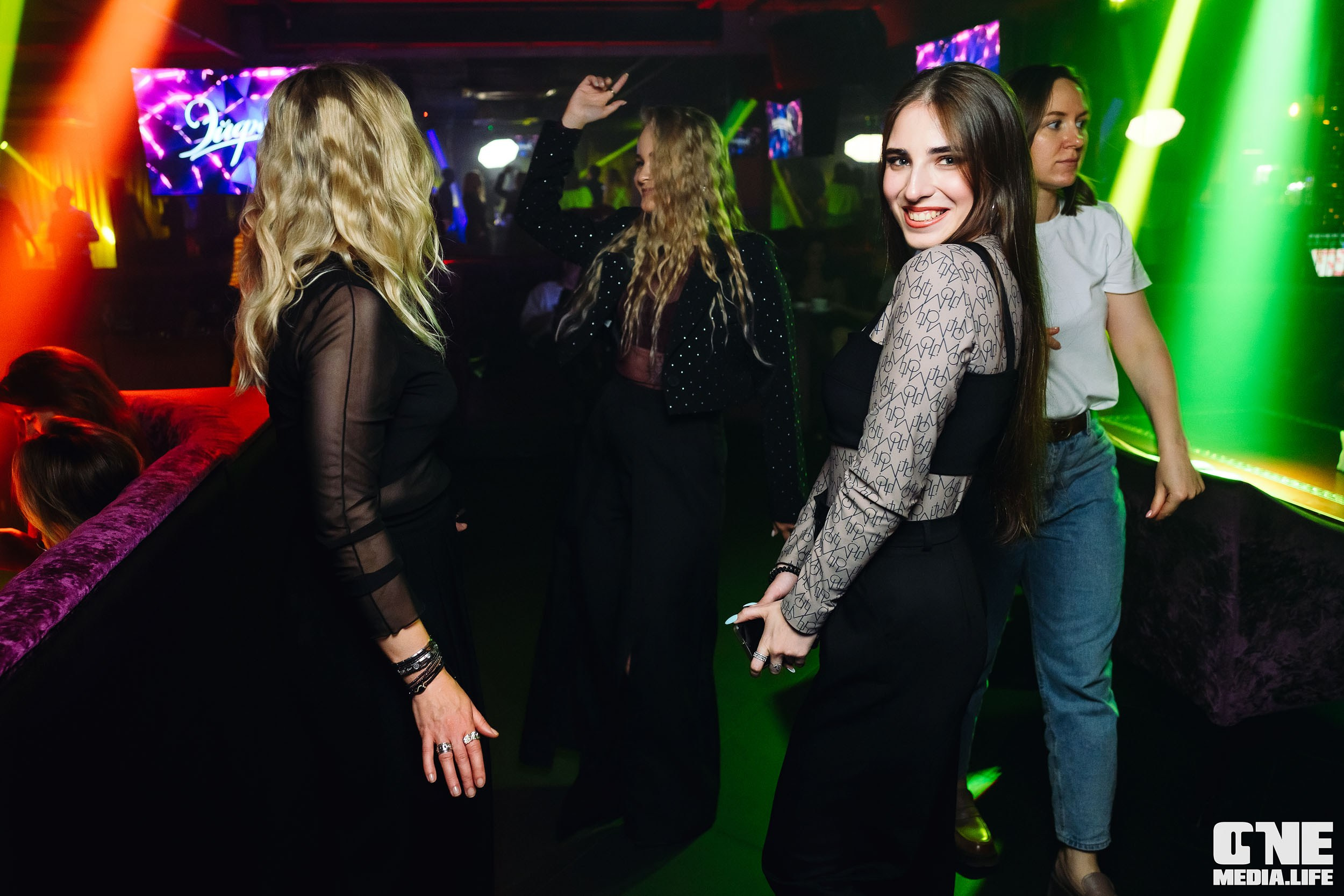 Фоторепортаж из караоке-клуба Эйфория. One Media Life: фоторепортажи, фотоотчеты с мероприятий и заведений