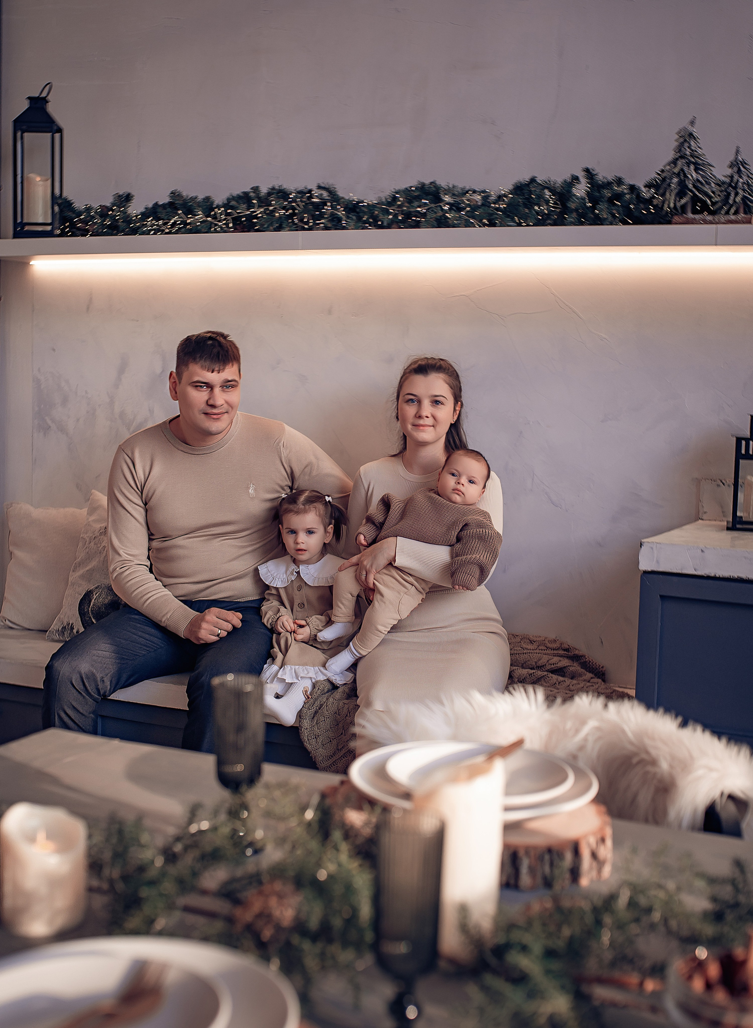 Виктория, Александр, Ванюша и Ариша. Фотографы крещения/венчания  Красноярск Татьяна и Вячеслав Переваловы