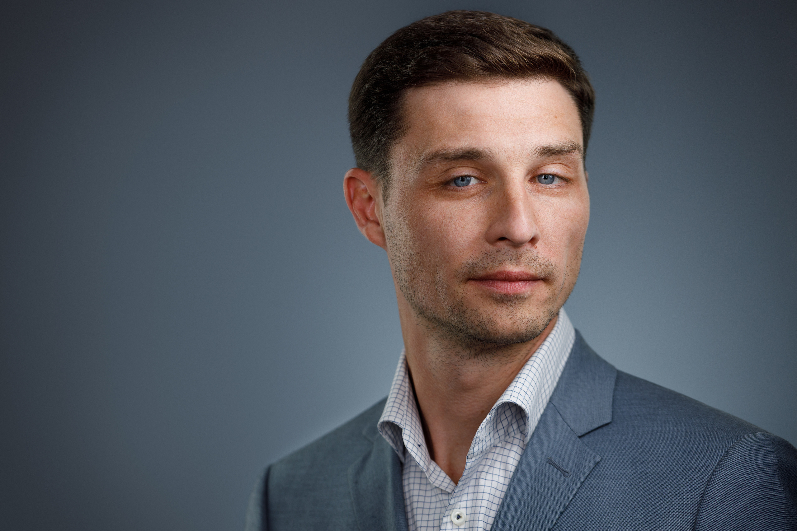 Headshot & portrait photographer Alexei Shendrick