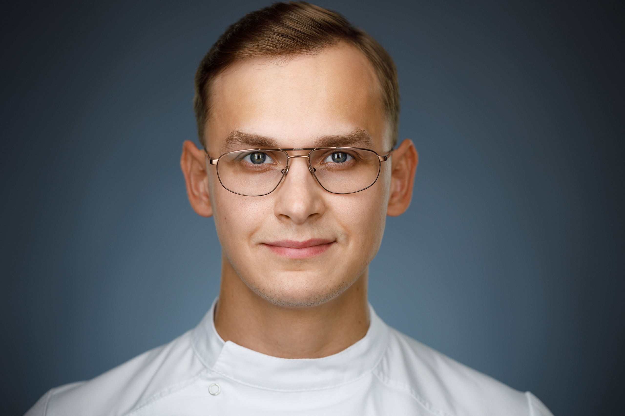 Хедшот. Бизнес-портрет стоматолога для сайта клиники Золотарёва.