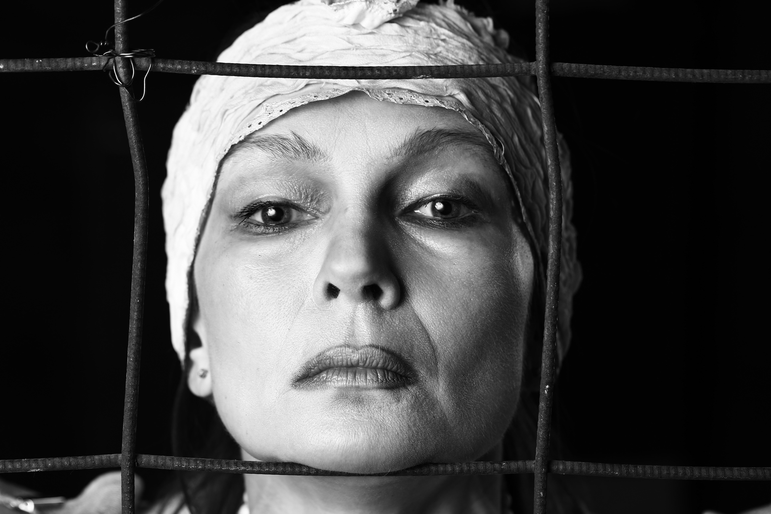 Nonglamorous. Headshot & portrait photographer Alexei Shendrick