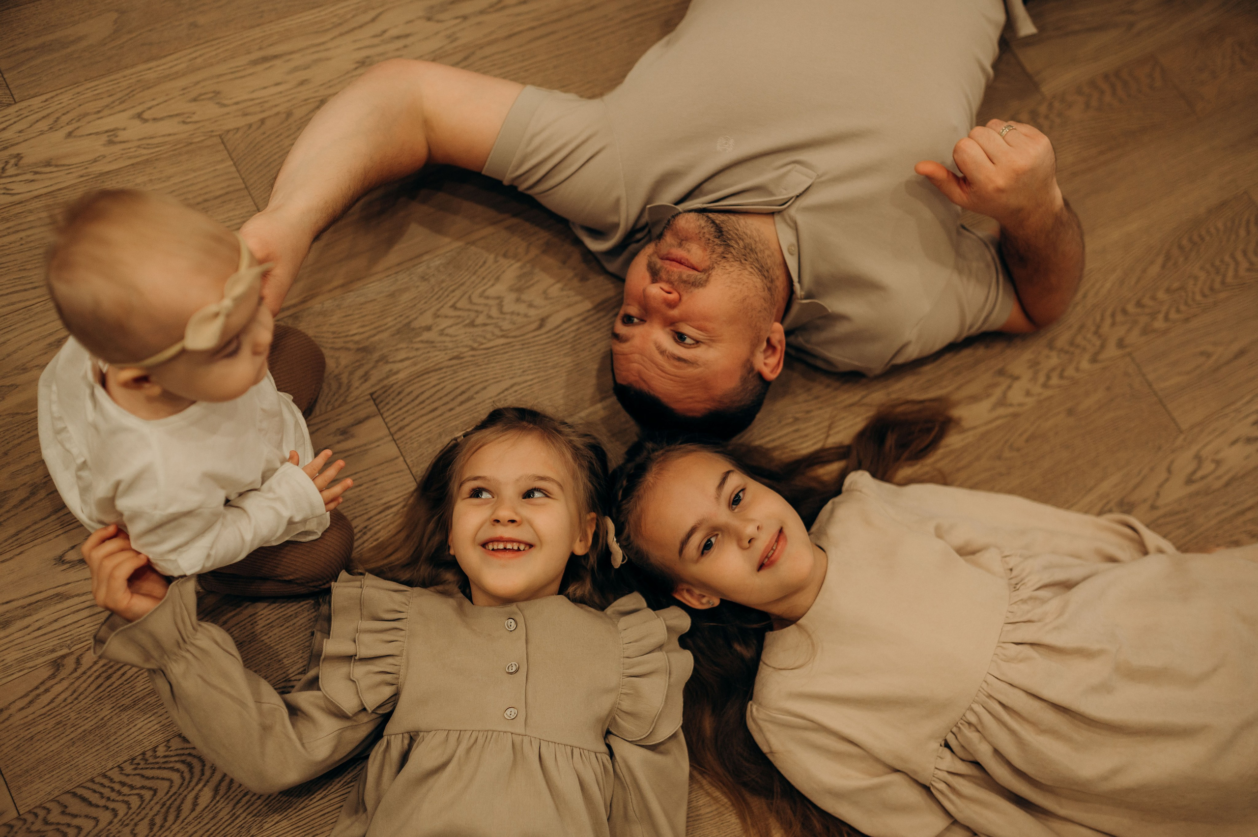 Годик младшей сестрёнке. Семейный фотограф в Домодедово и Москве Елена Пичугина