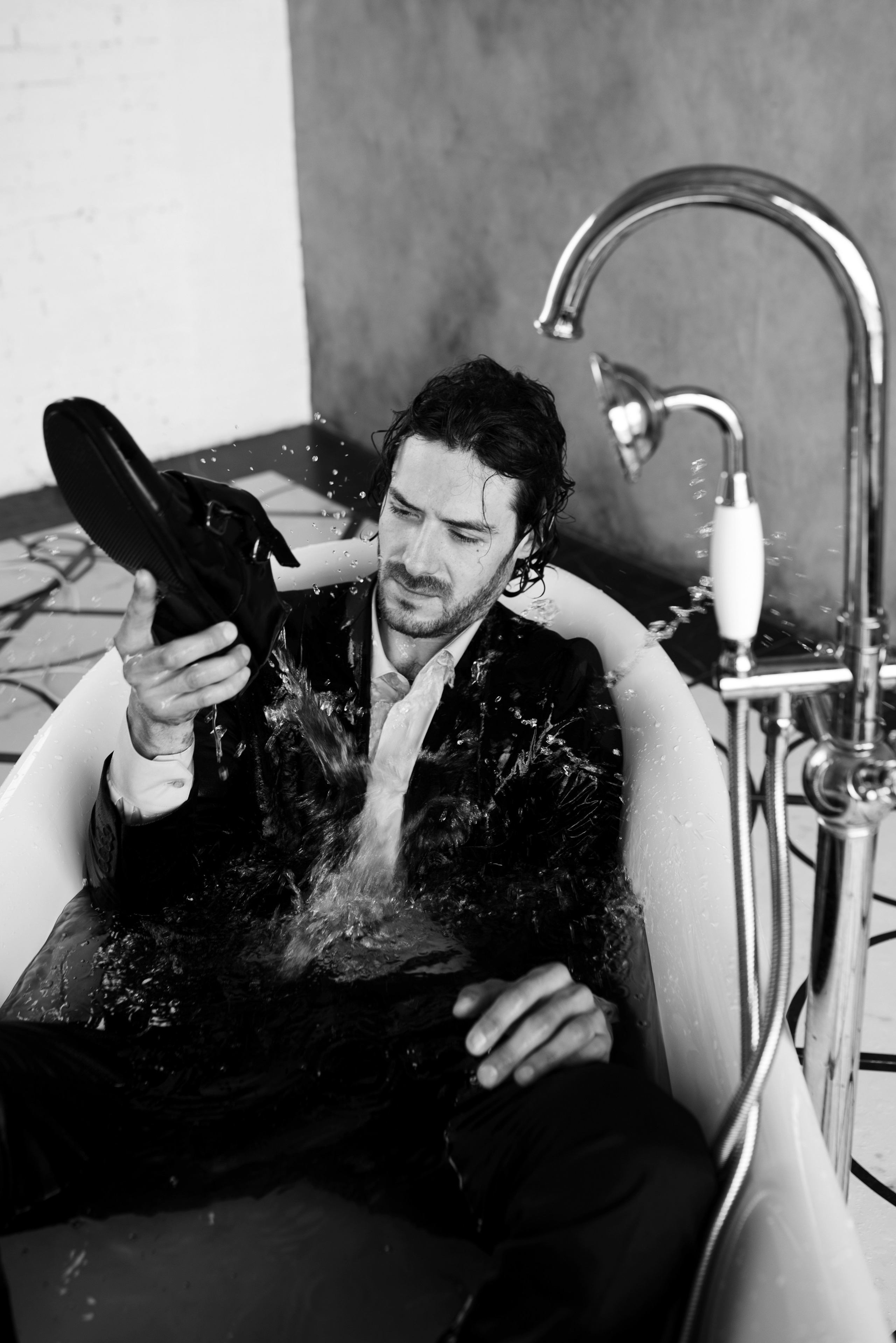 Женя в ванной. Я — Фотограф из Хабаровска