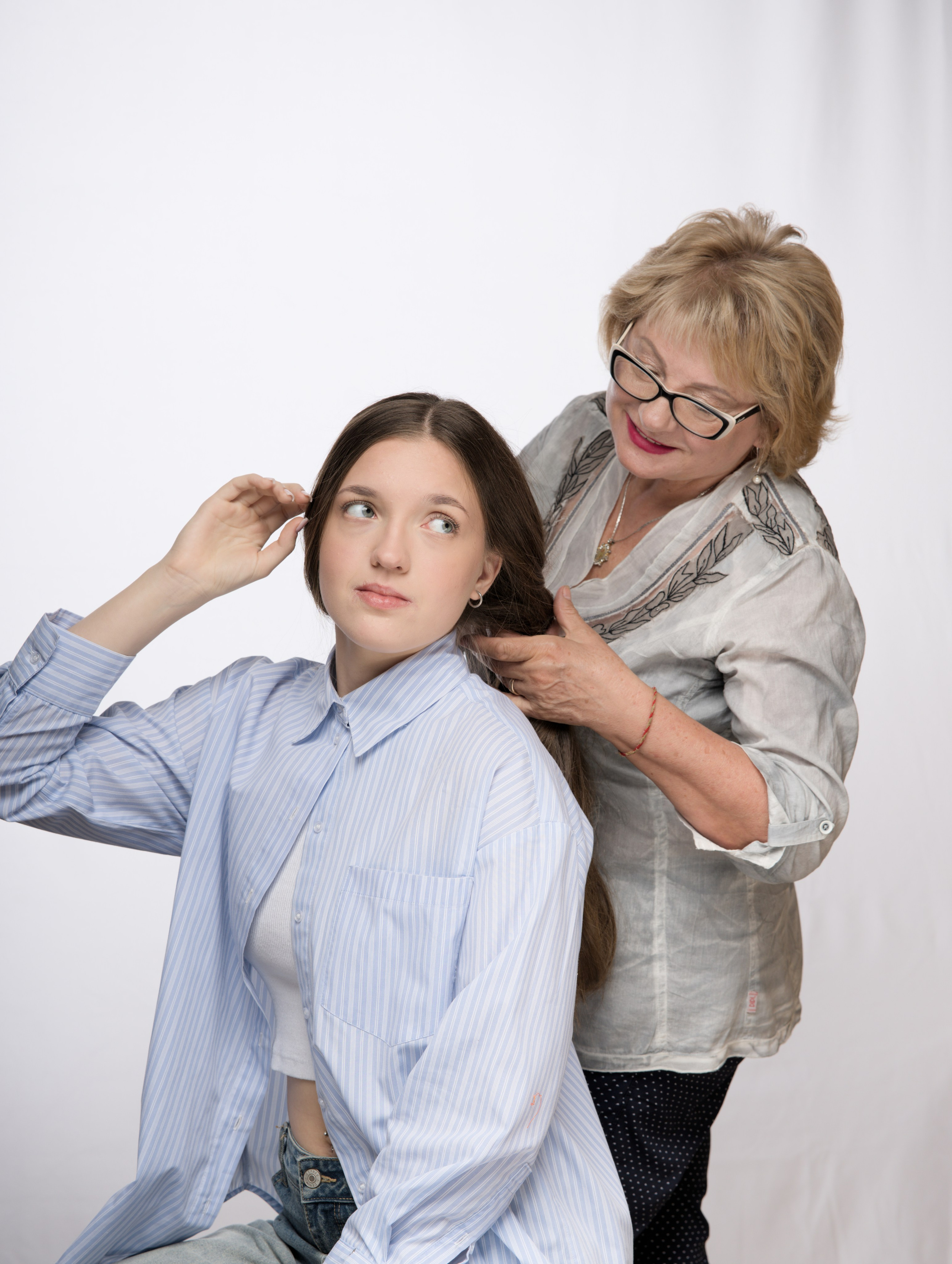 Арина с бабушкой. Портретный фотограф в Тюмени Баталина Ольга