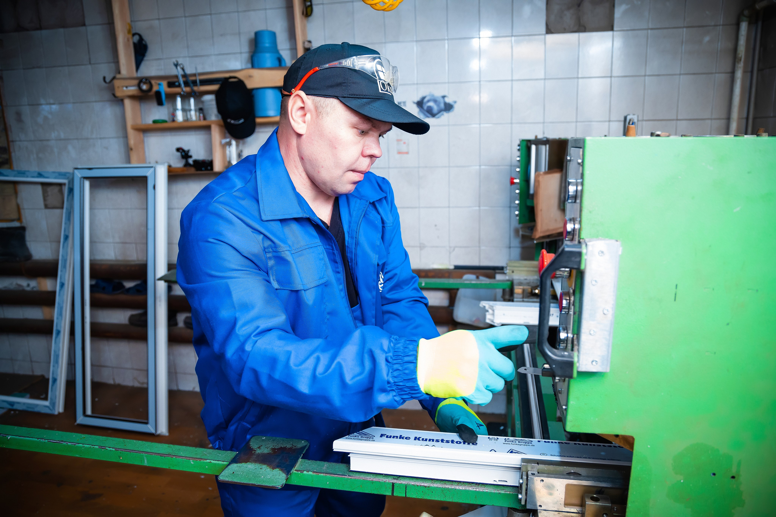 Цех по окнам. Семейный и Свадебный фотограф в Астане Александр Астапов