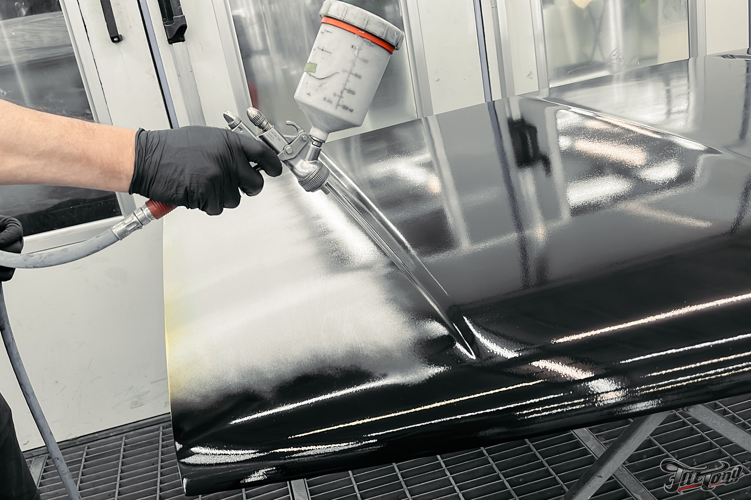 Chevrolet Tahoe I ремонт по кузову и окрас, пошив салона. DeLorein