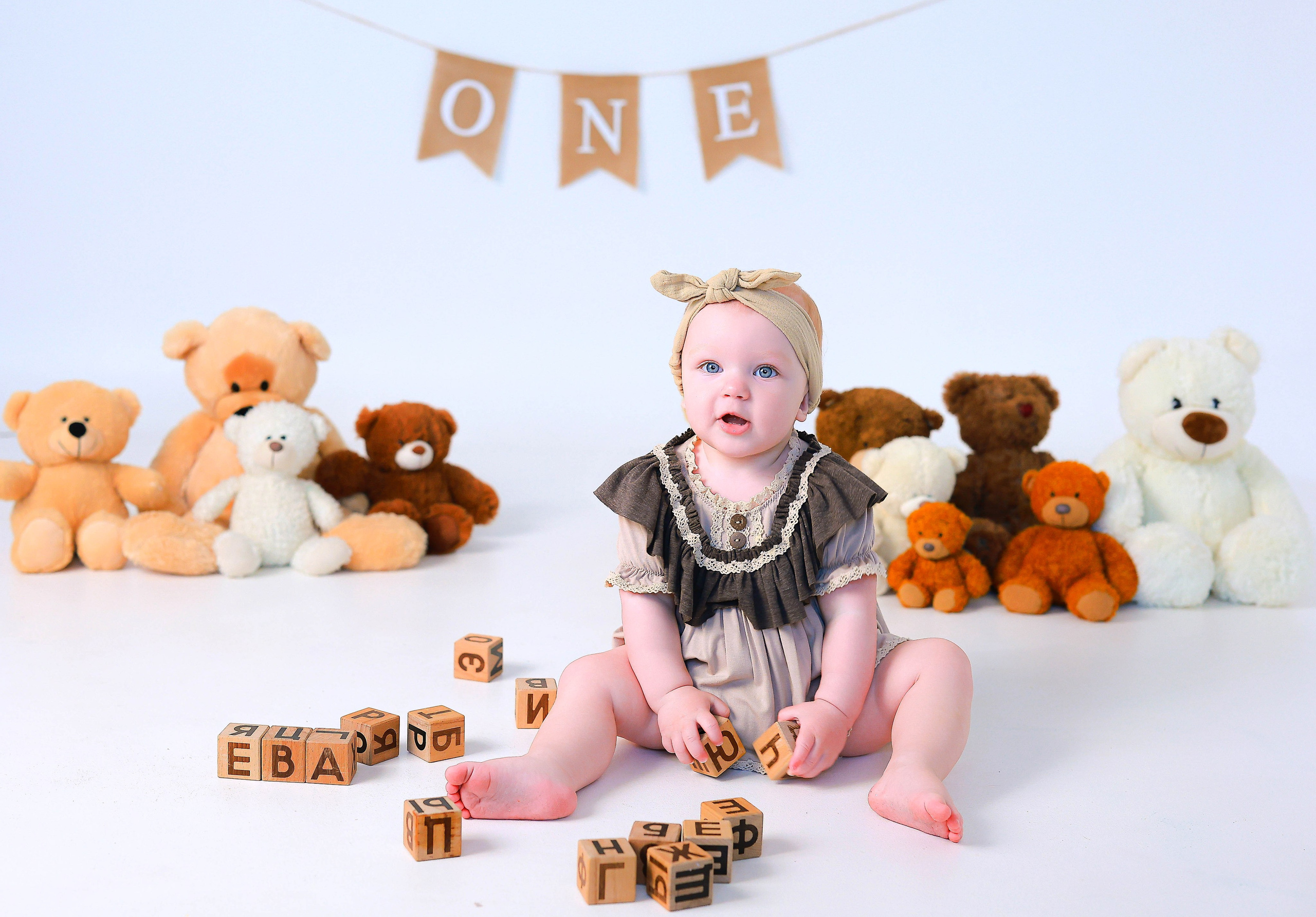 Малышки Антураж