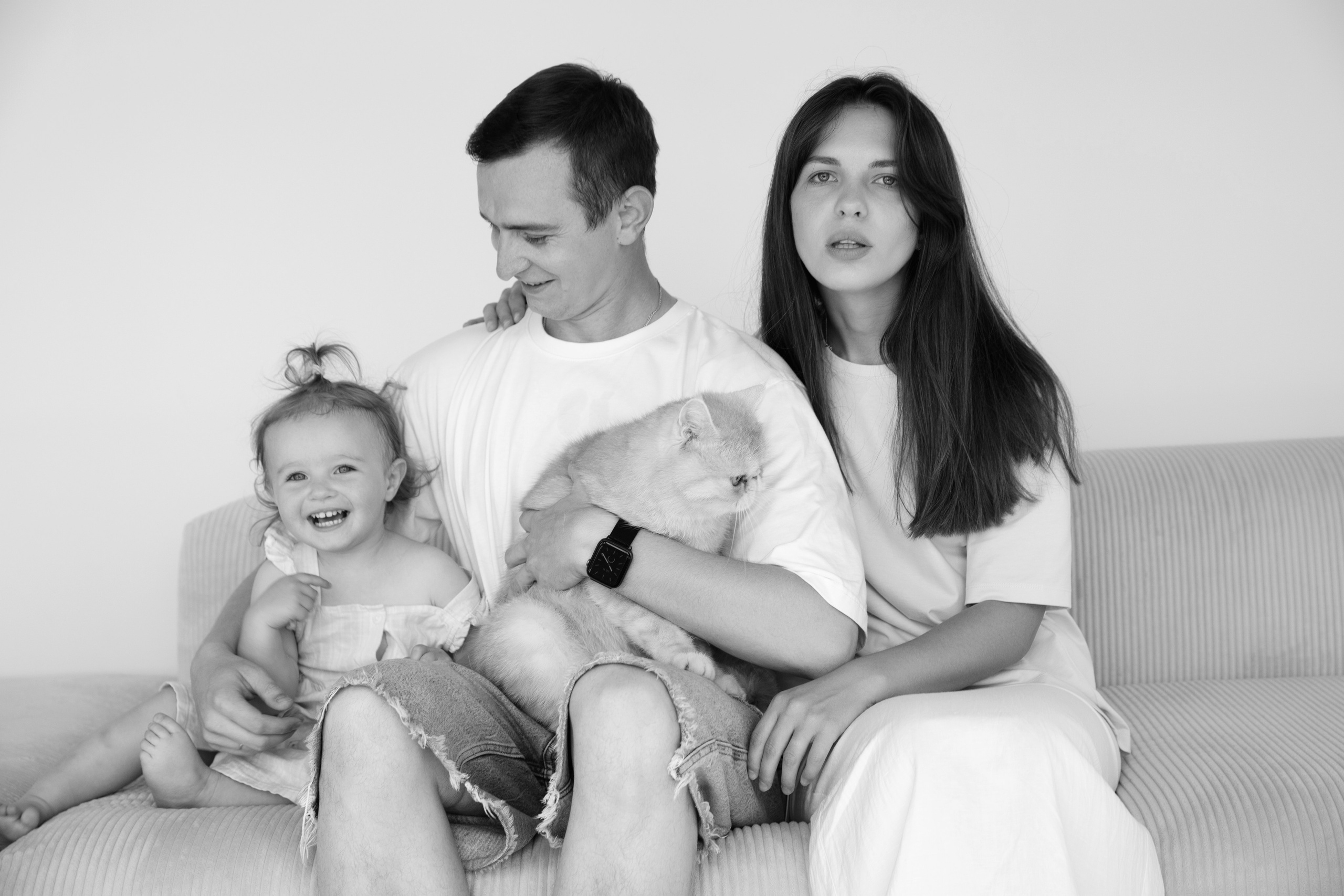 Домашняя съемка красивой семьи в солнечной квартире. Фотограф новорожденных, детский фотограф  Москва.Семейная съемка Москва. Семенова Анна